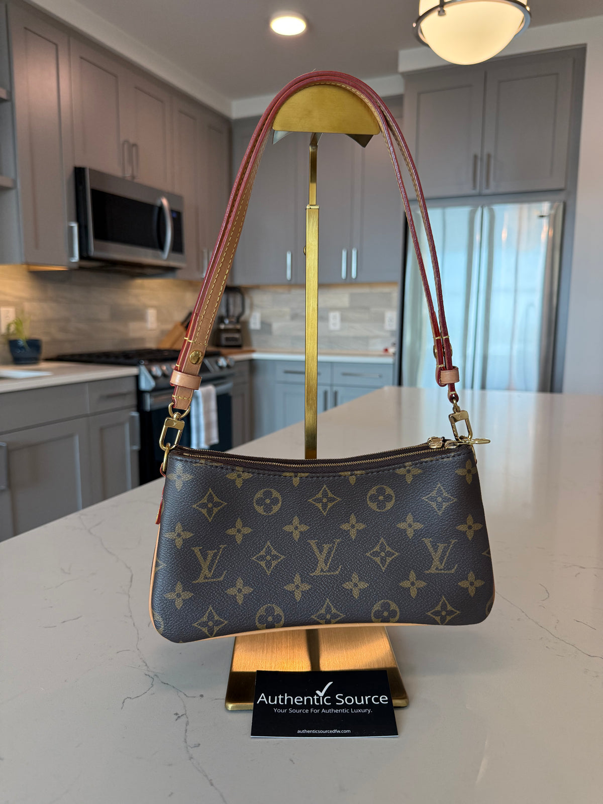 Louis Vuitton Pochette Liv