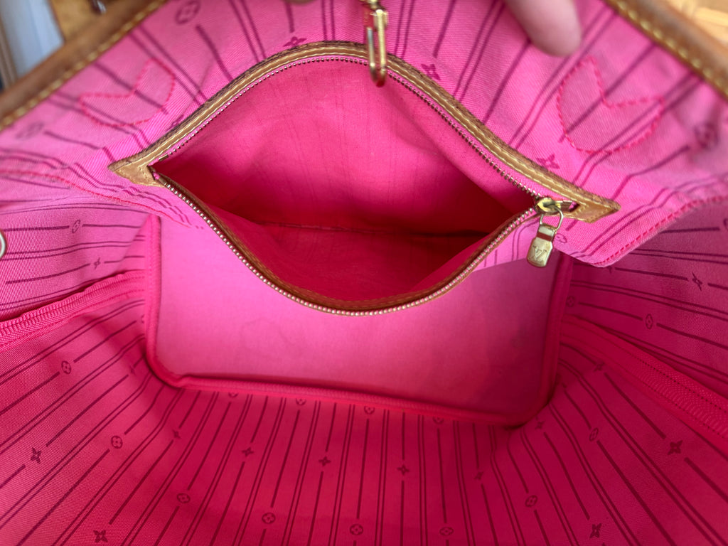Louis Vuitton Neverfull MM Roses