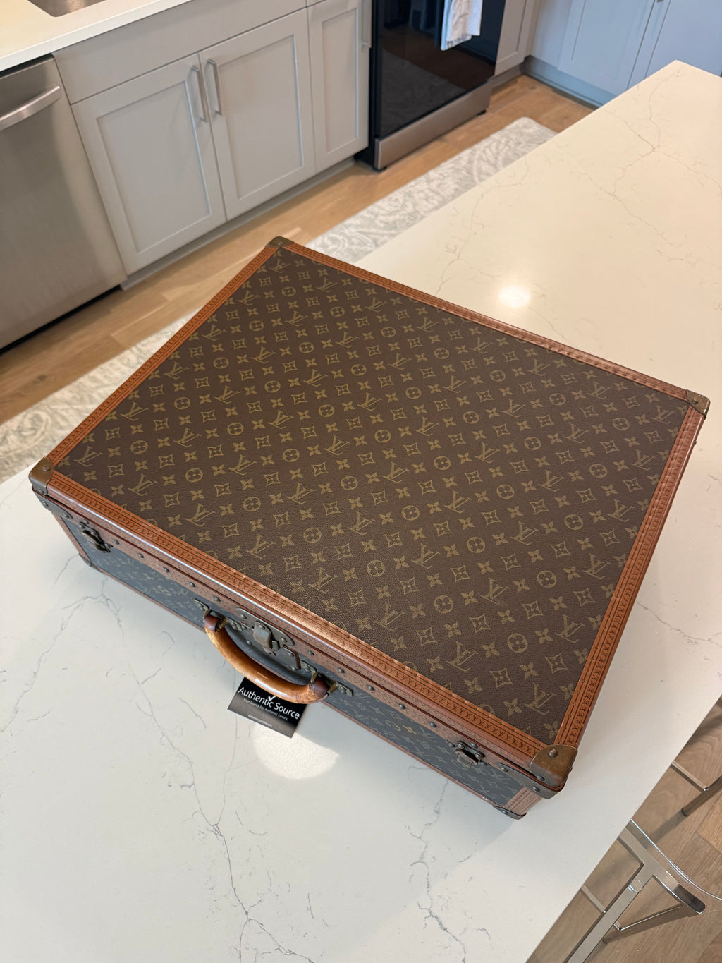 Rare Alzer Trunk