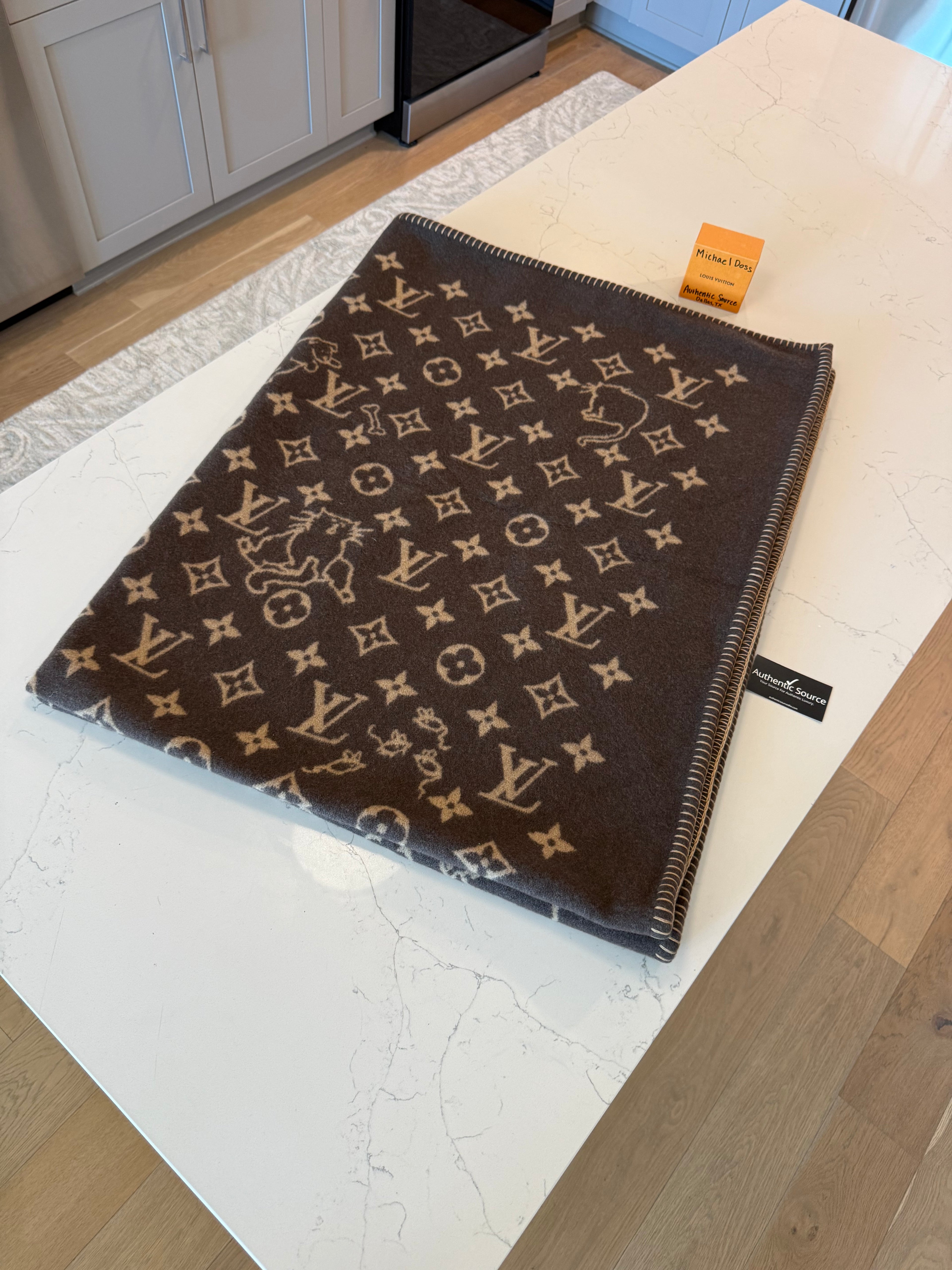 Louis Vuitton Catogram Neo Wool Blanket