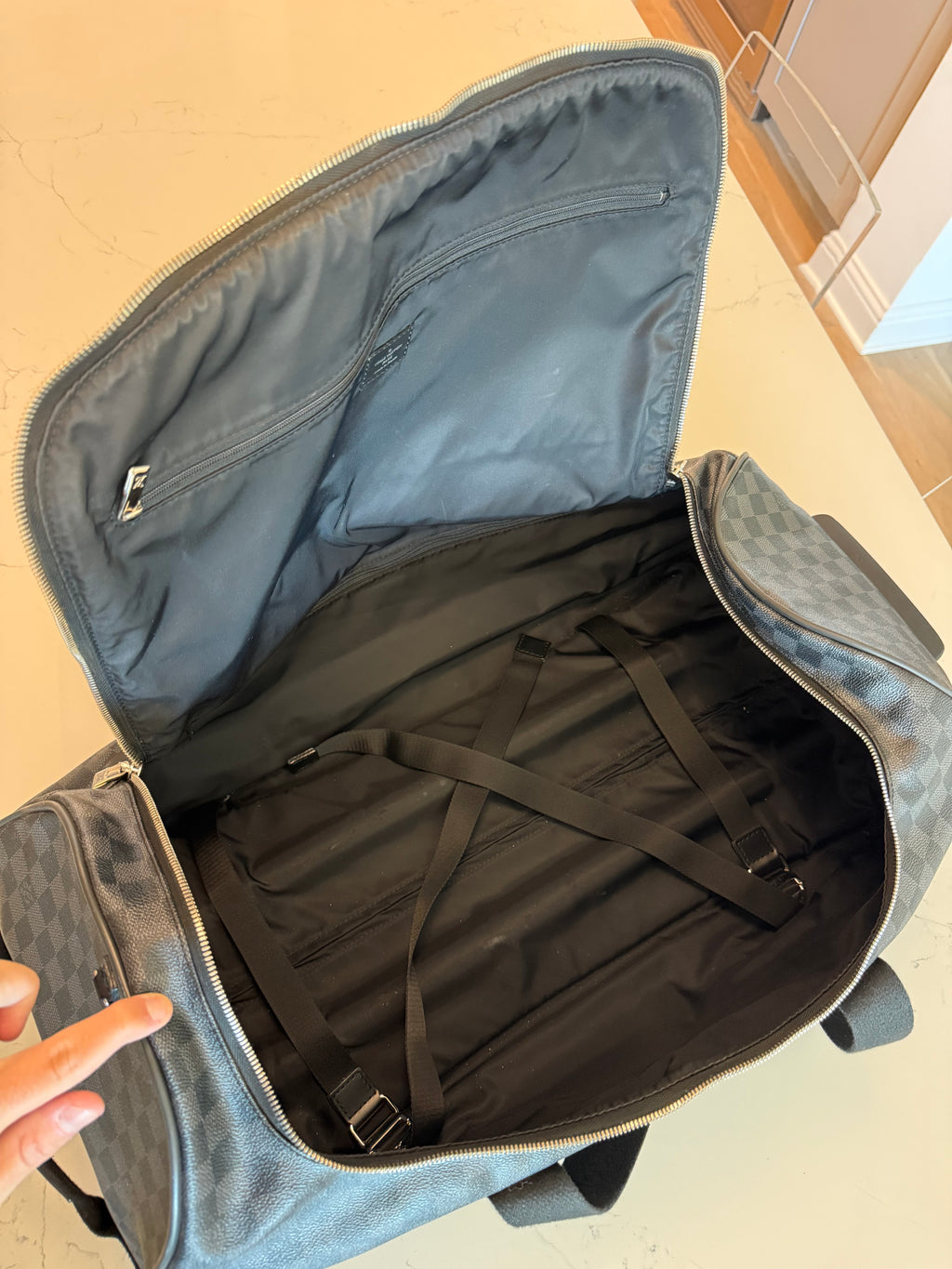 Louis Vuitton Neo Eole 65 Damier Graphite