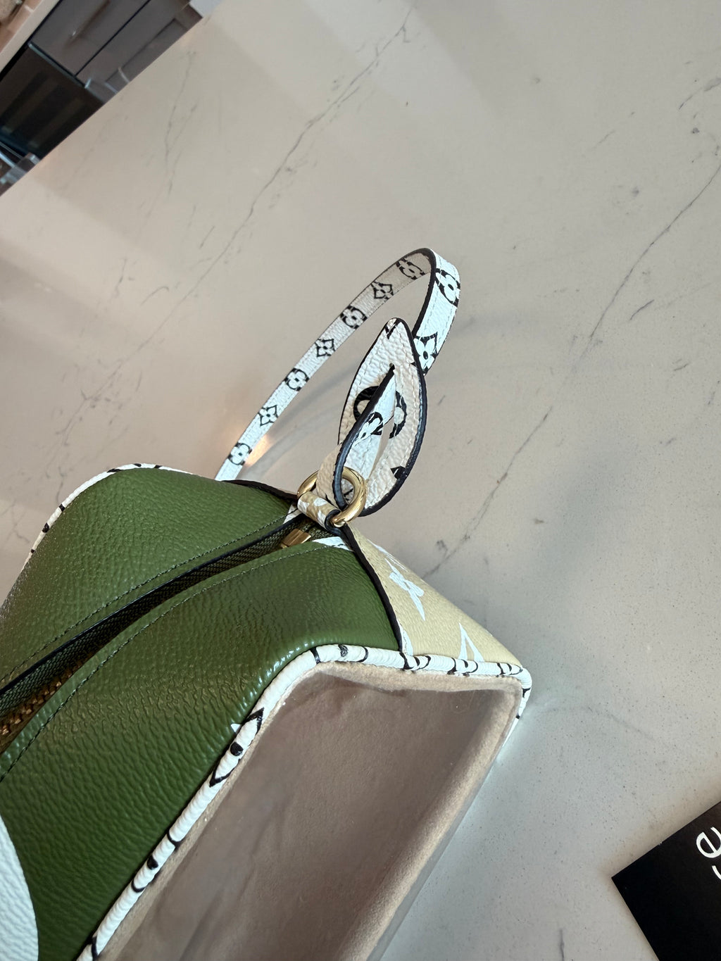 Louis Vuitton Beach Pouch Giant Khaki Monogram