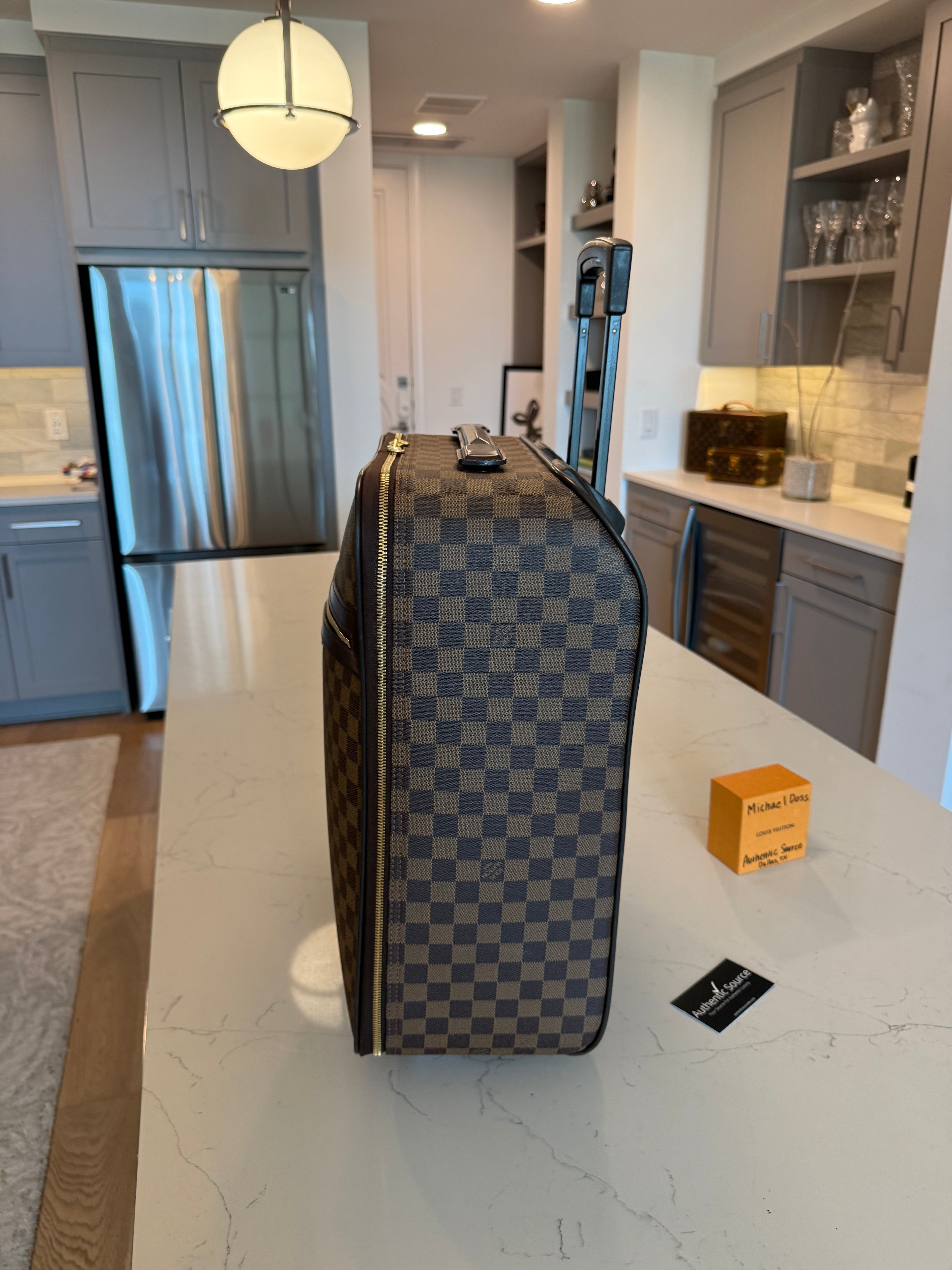 Louis Vuitton Pegase 45 Rolling Luggage DE