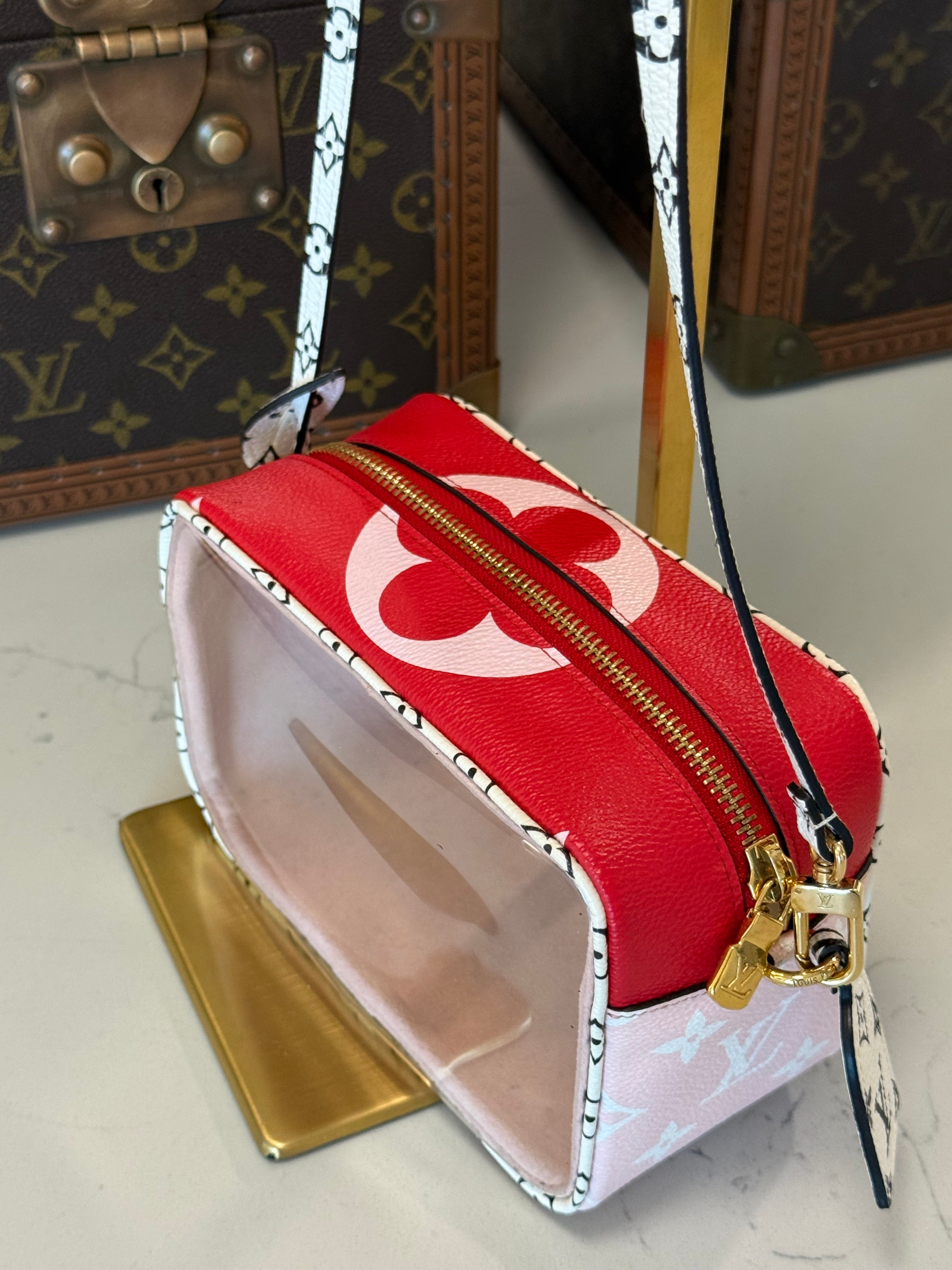 Louis Vuitton Beach Pouch Giant Monogram Rare