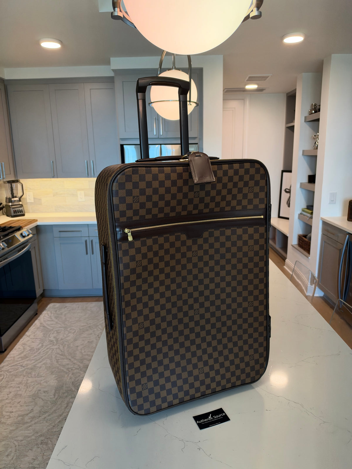 Louis Vuitton - Pegase 70 Rolling Luggage DE