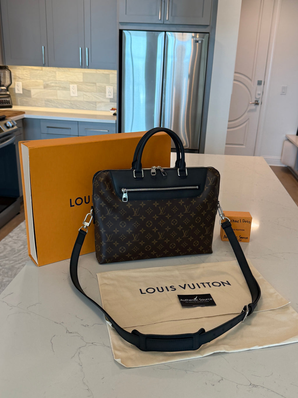 Louis Vuitton Porte-Documents Jour NM Macassar