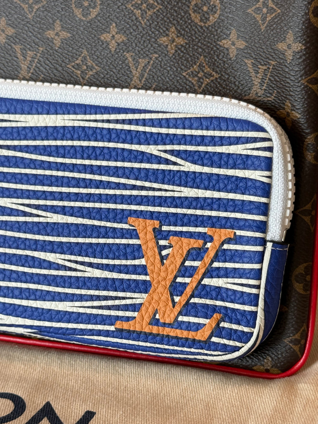 Louis Vuitton Monogram A4 Multipocket Pochette