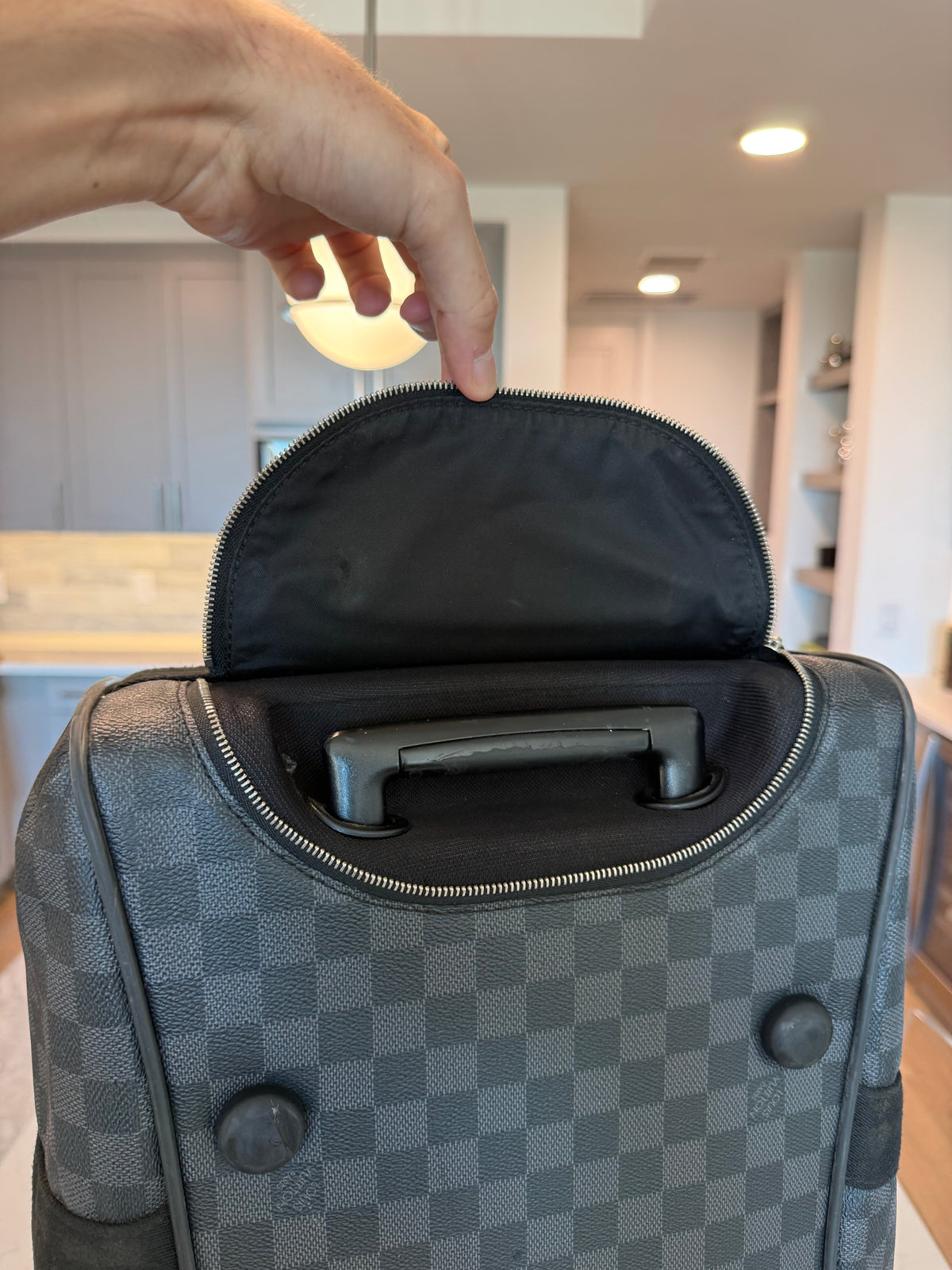 Louis Vuitton Neo Eole 65 Damier Graphite