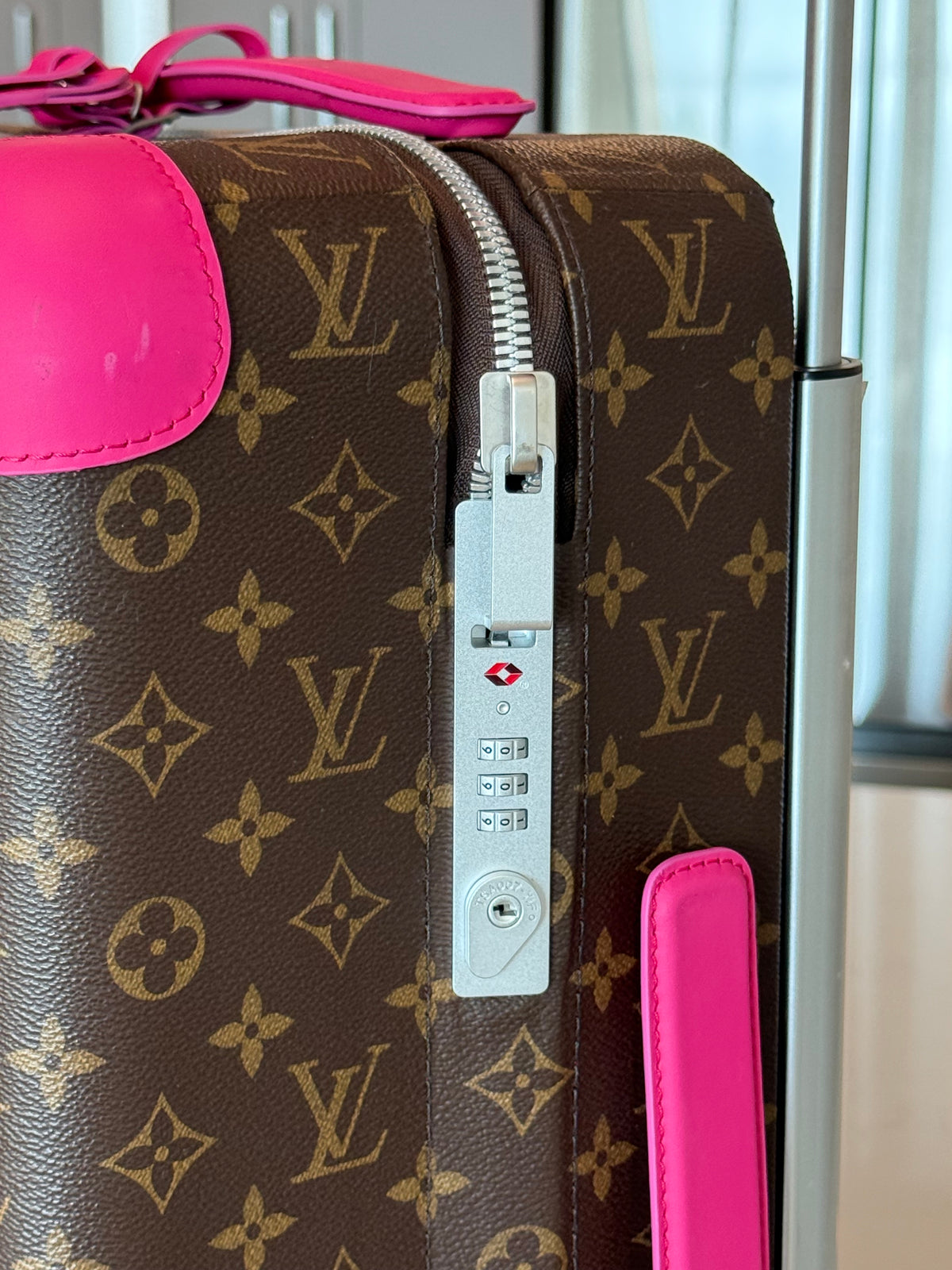 Louis Vuitton Horizon 55 Monogram Pink Colormania - RARE