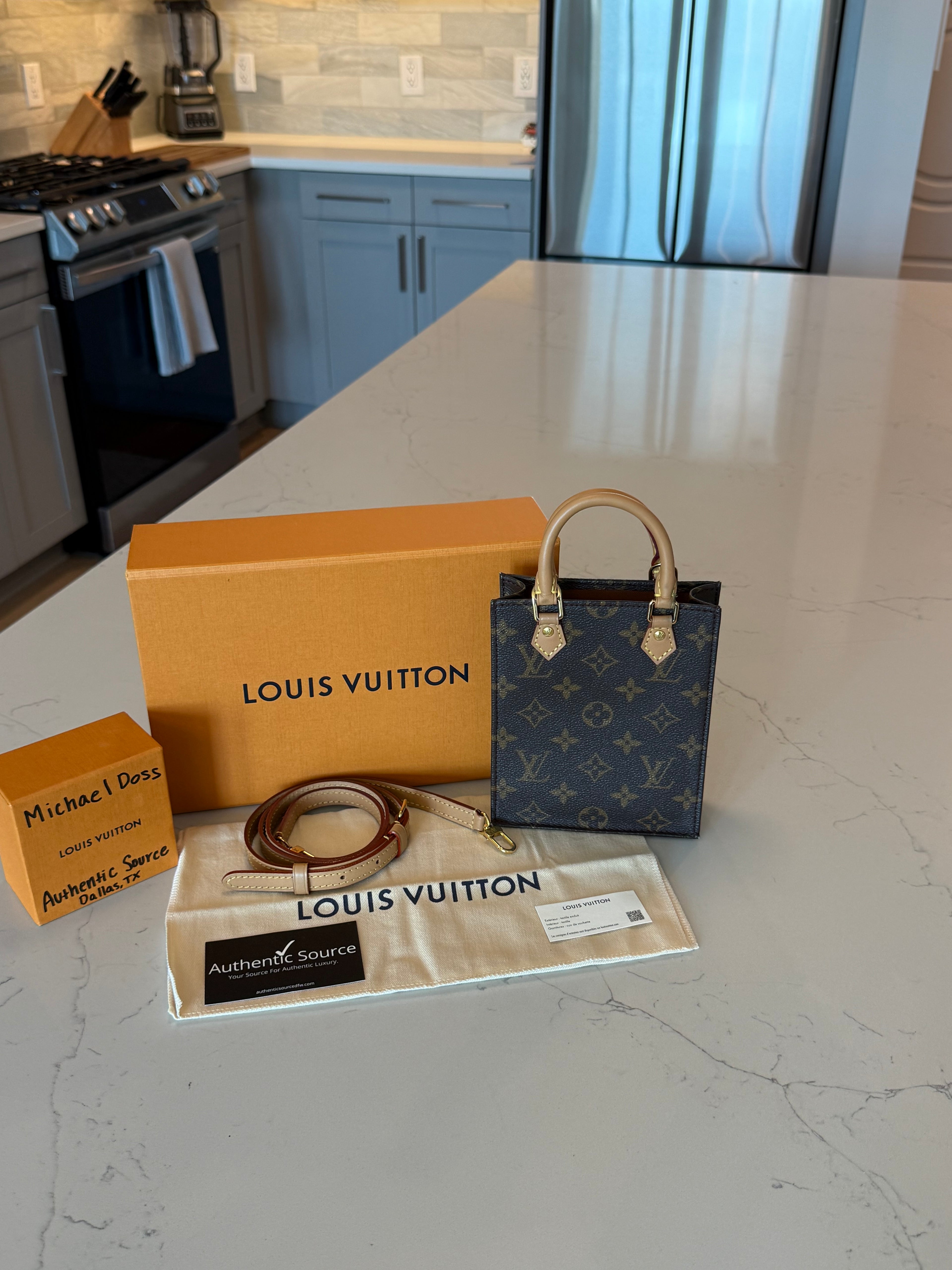 Louis Vuitton Sac Platt Petit
