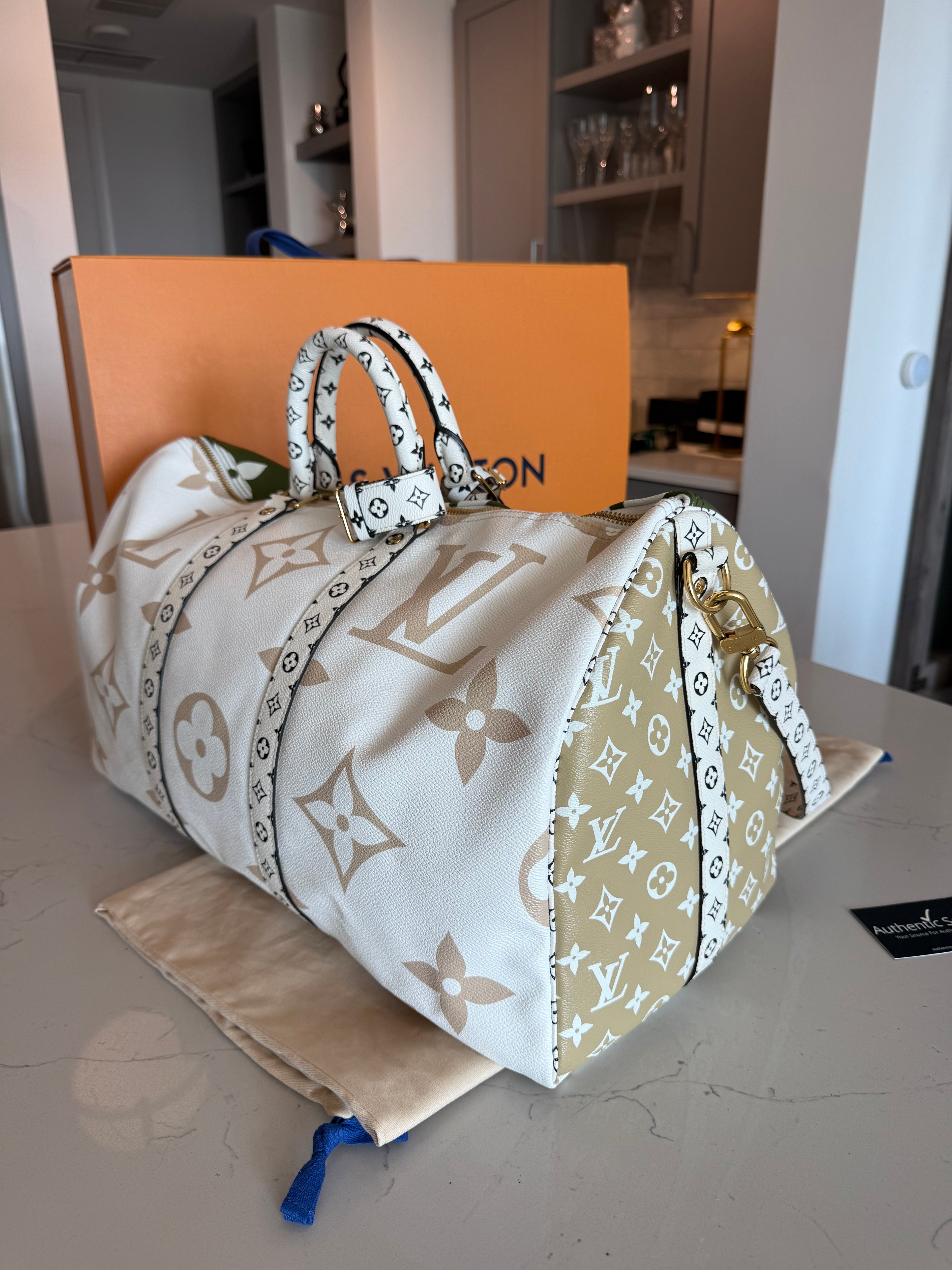 Louis Vuitton Keepall 50 Bandouliere Giant Khaki