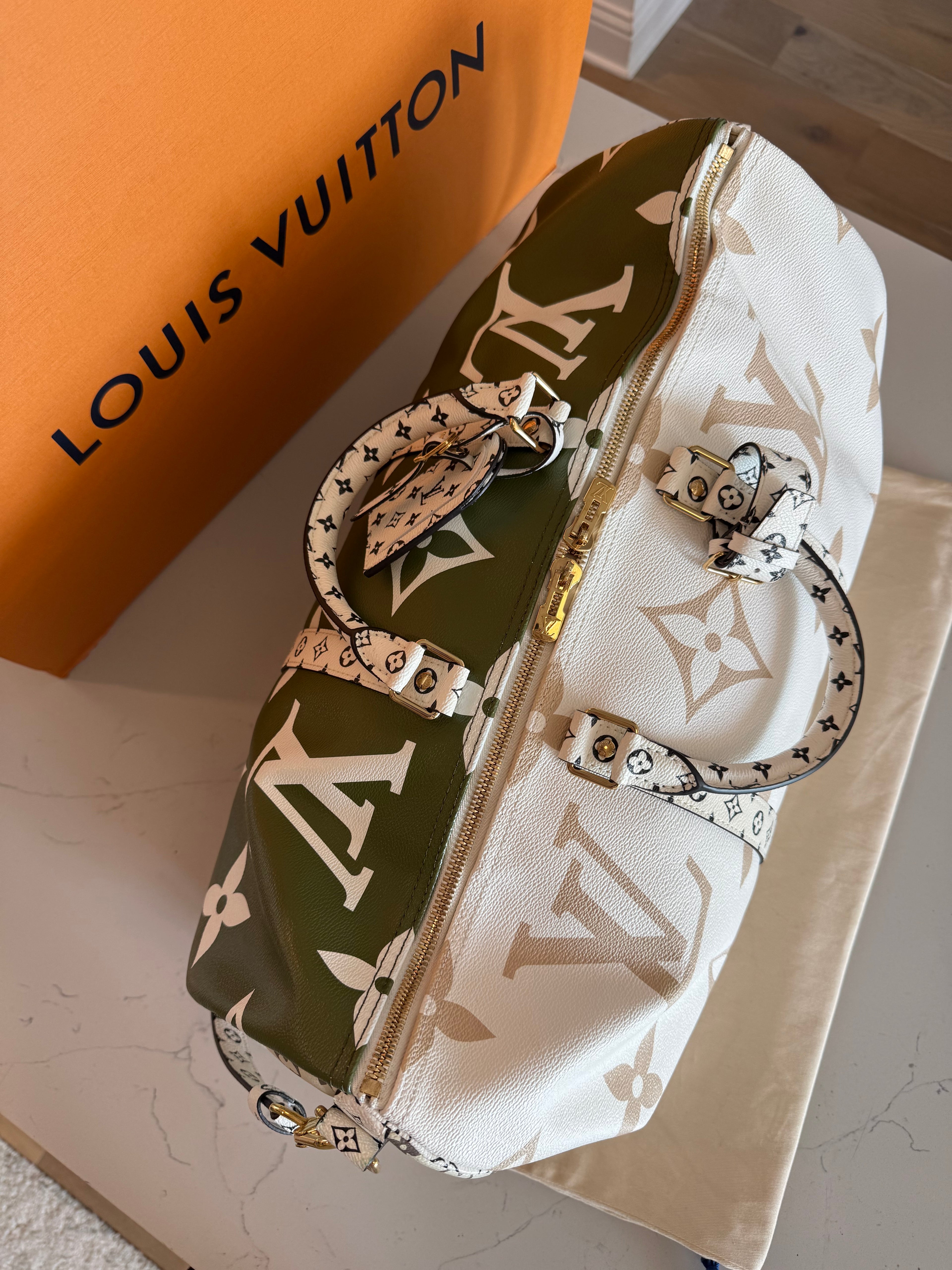 Louis Vuitton Keepall 50 Bandouliere Giant Khaki
