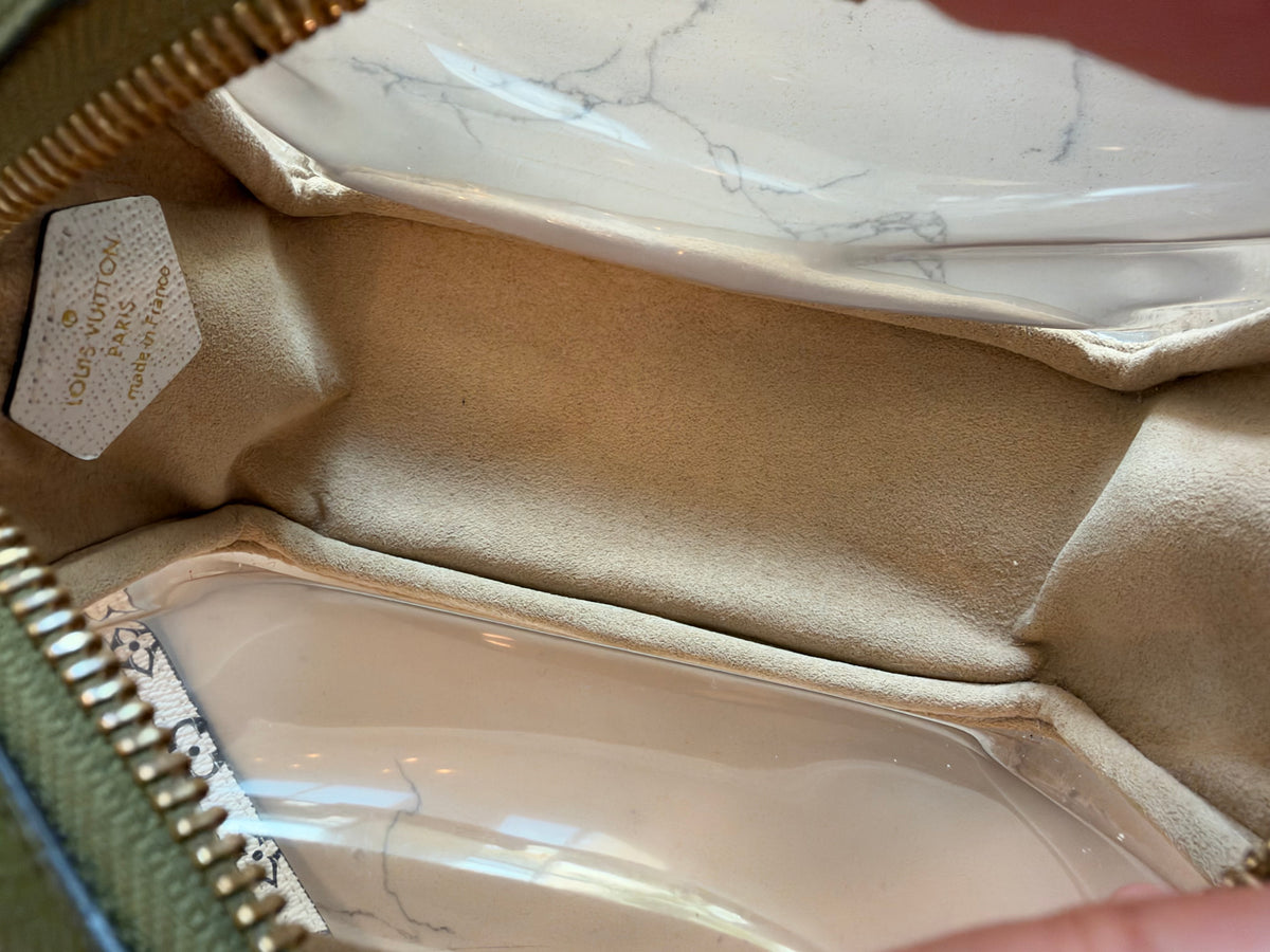 Louis Vuitton Beach Pouch Giant Khaki Monogram