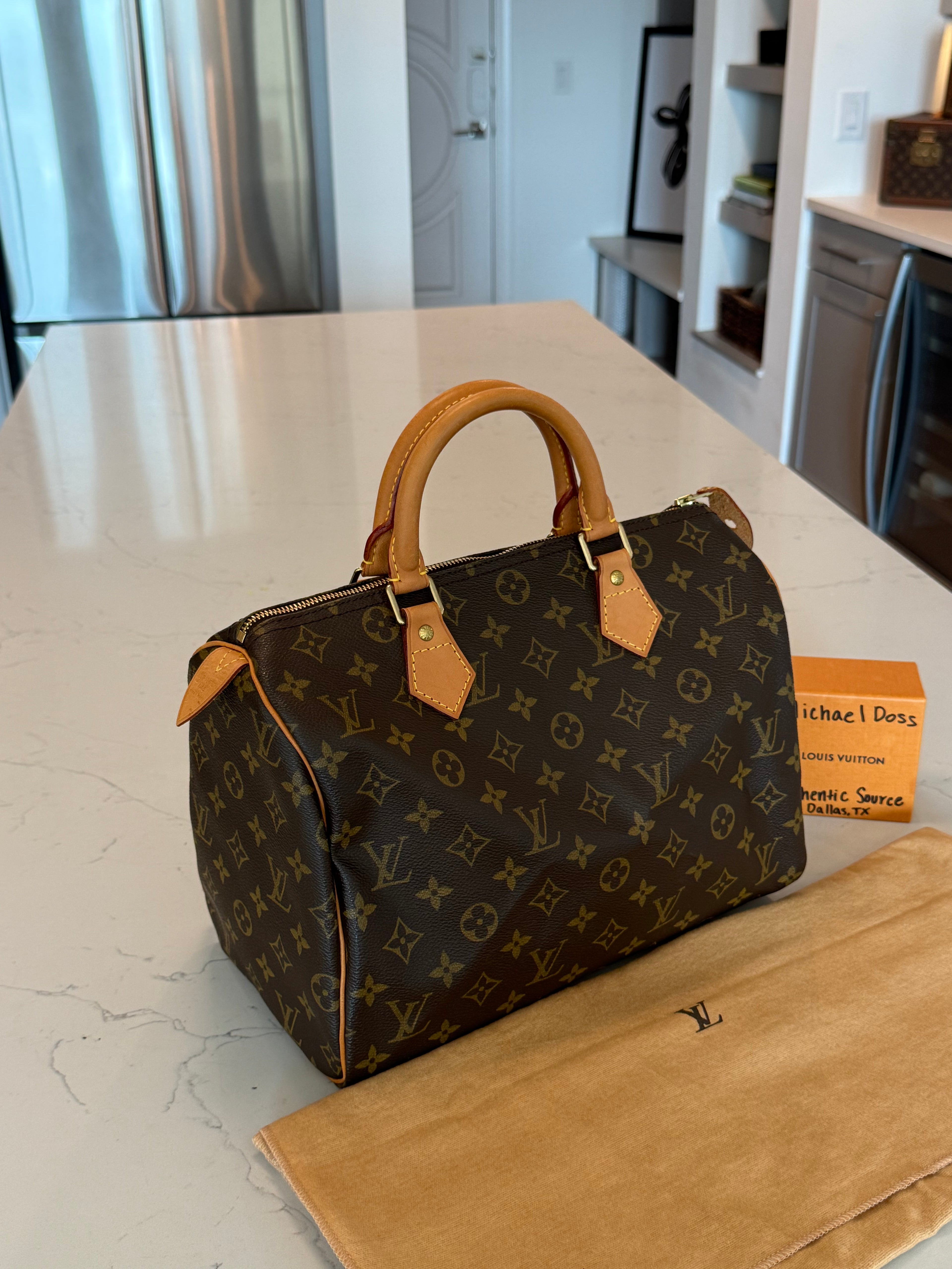 Louis Vuitton Speedy 30
