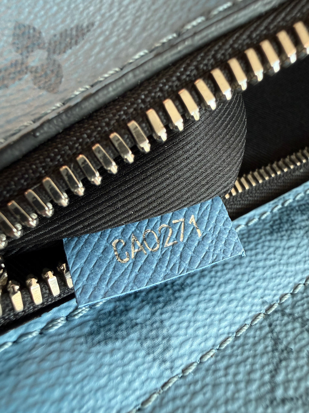 Louis Vuitton Tiagarama Messengerama Blue