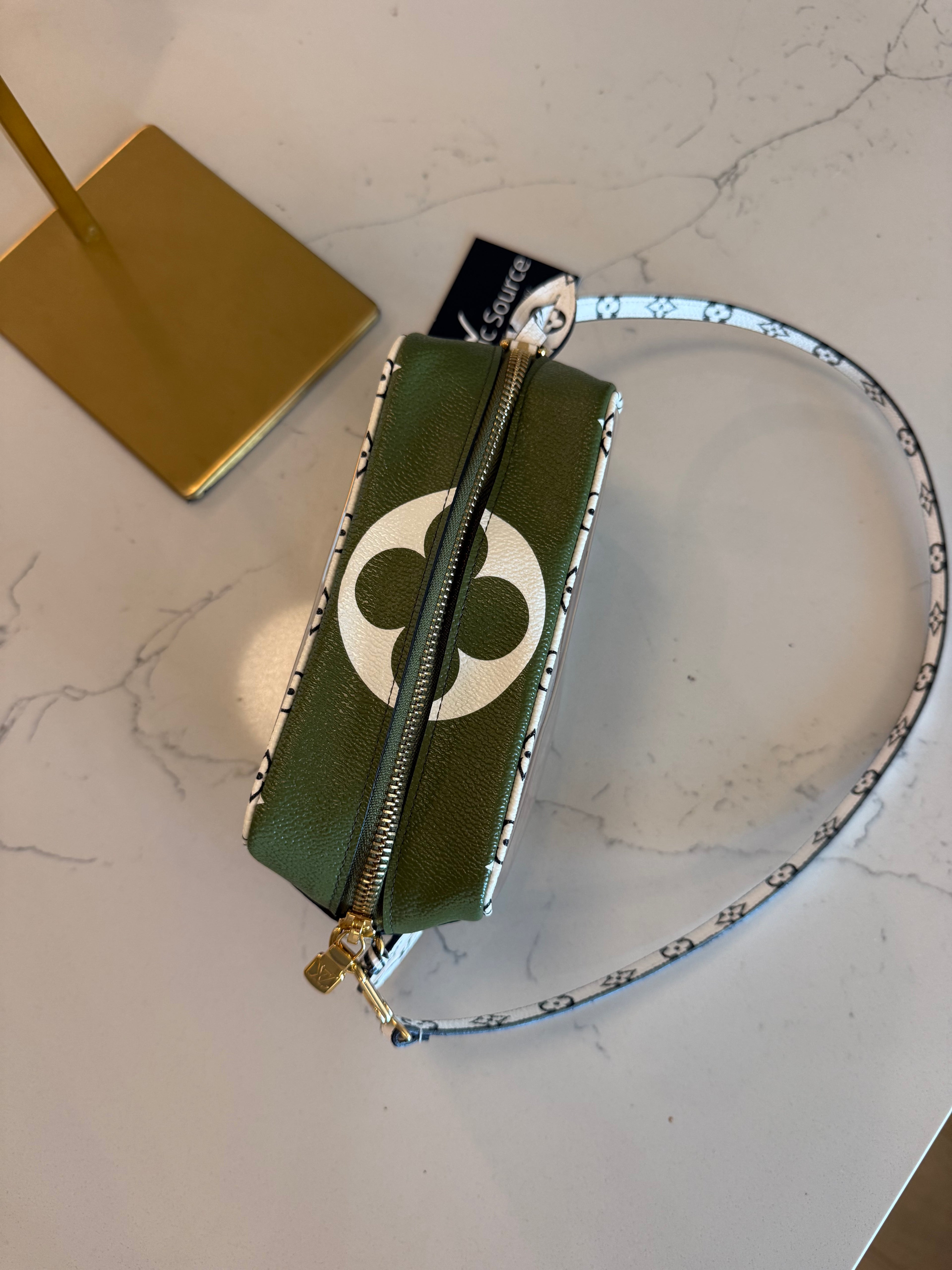 Louis Vuitton Beach Pouch Giant Monogram Rare