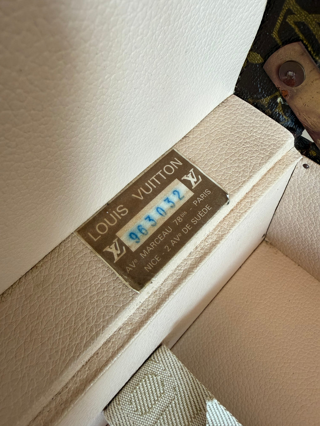 Louis Vuitton Cotteville 45