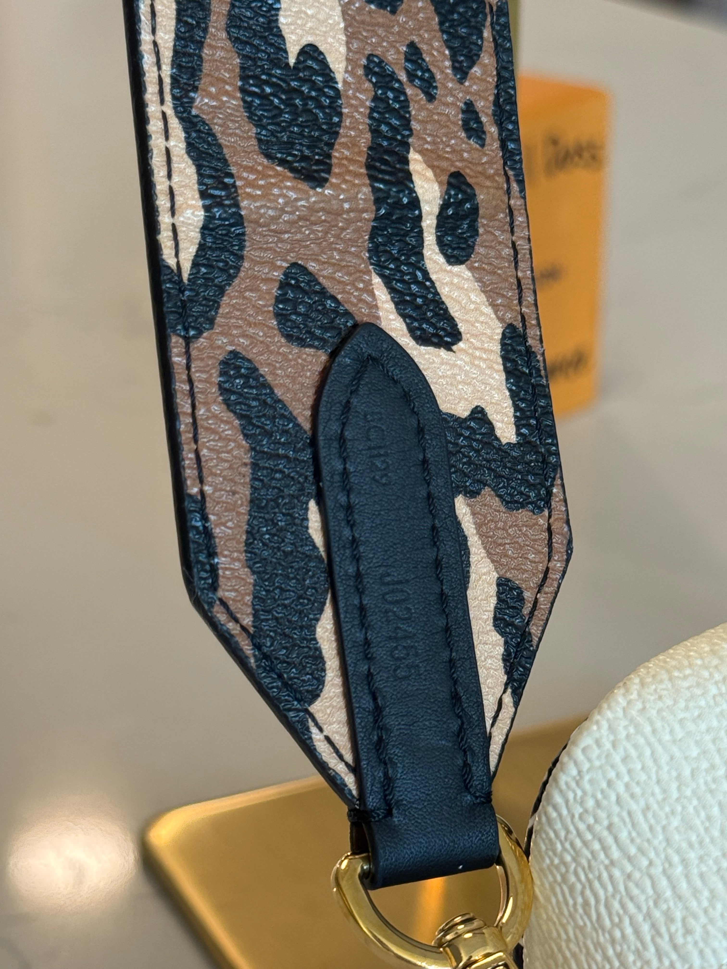 Louis Vuitton Beach Pouch Jungle Rare