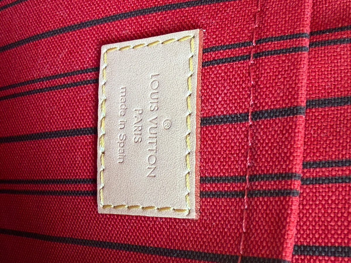Louis Vuitton Clutch/Pouch
