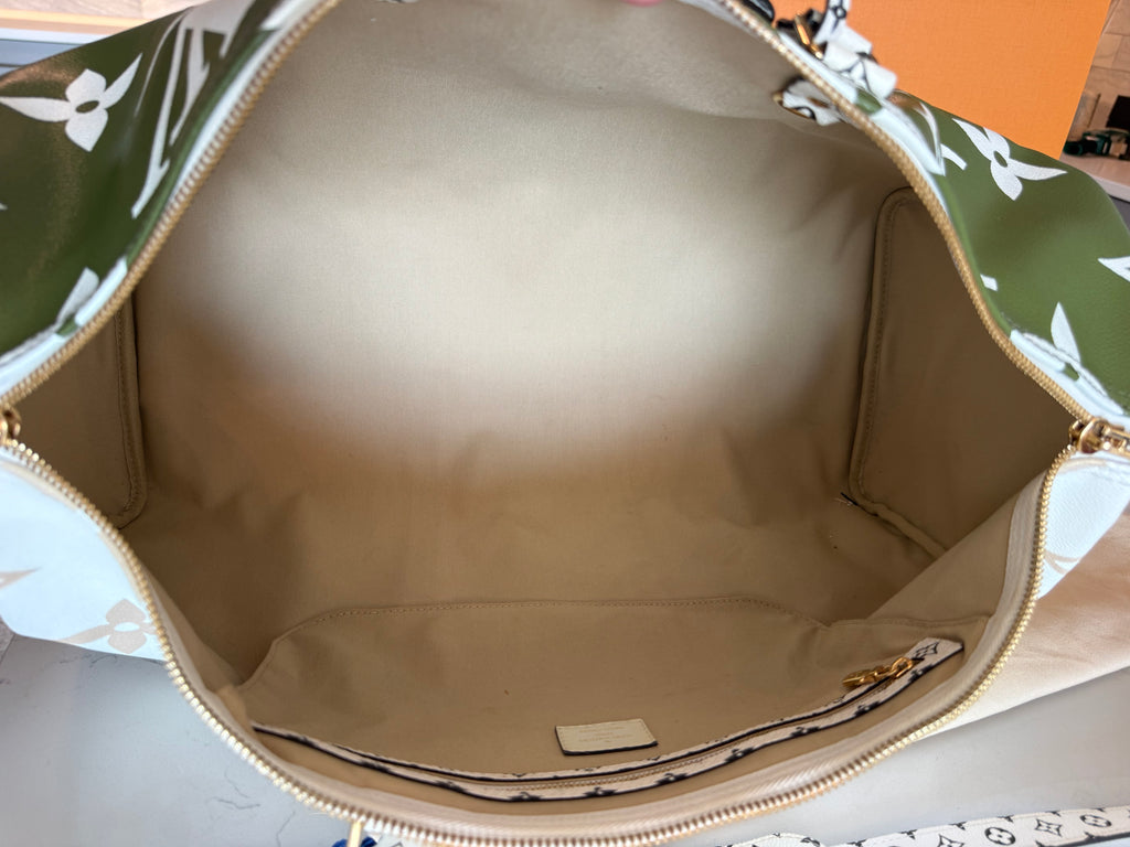 Louis Vuitton Keepall 50 Bandouliere Giant Khaki