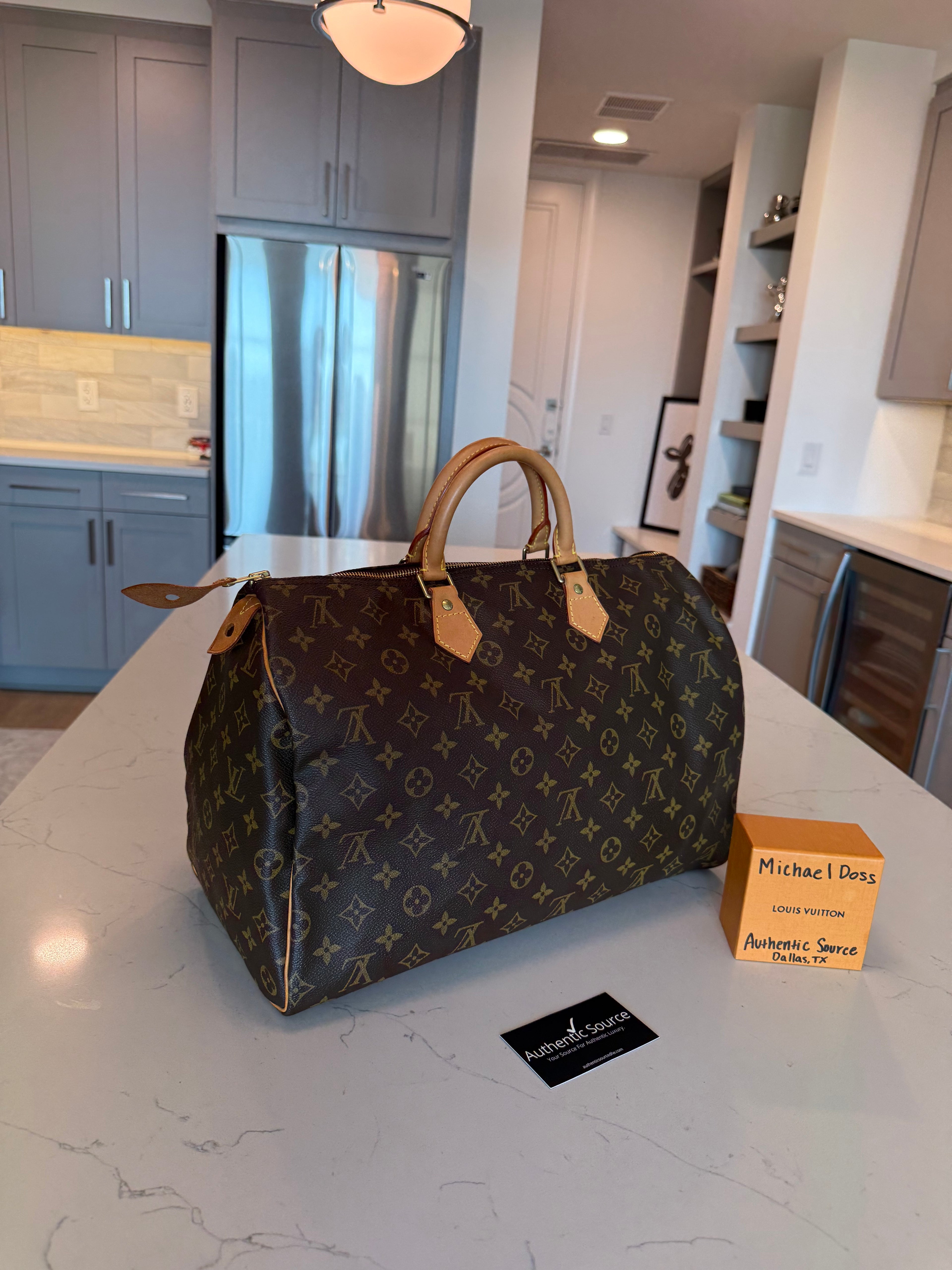 Louis Vuitton Speedy 40 Monogram