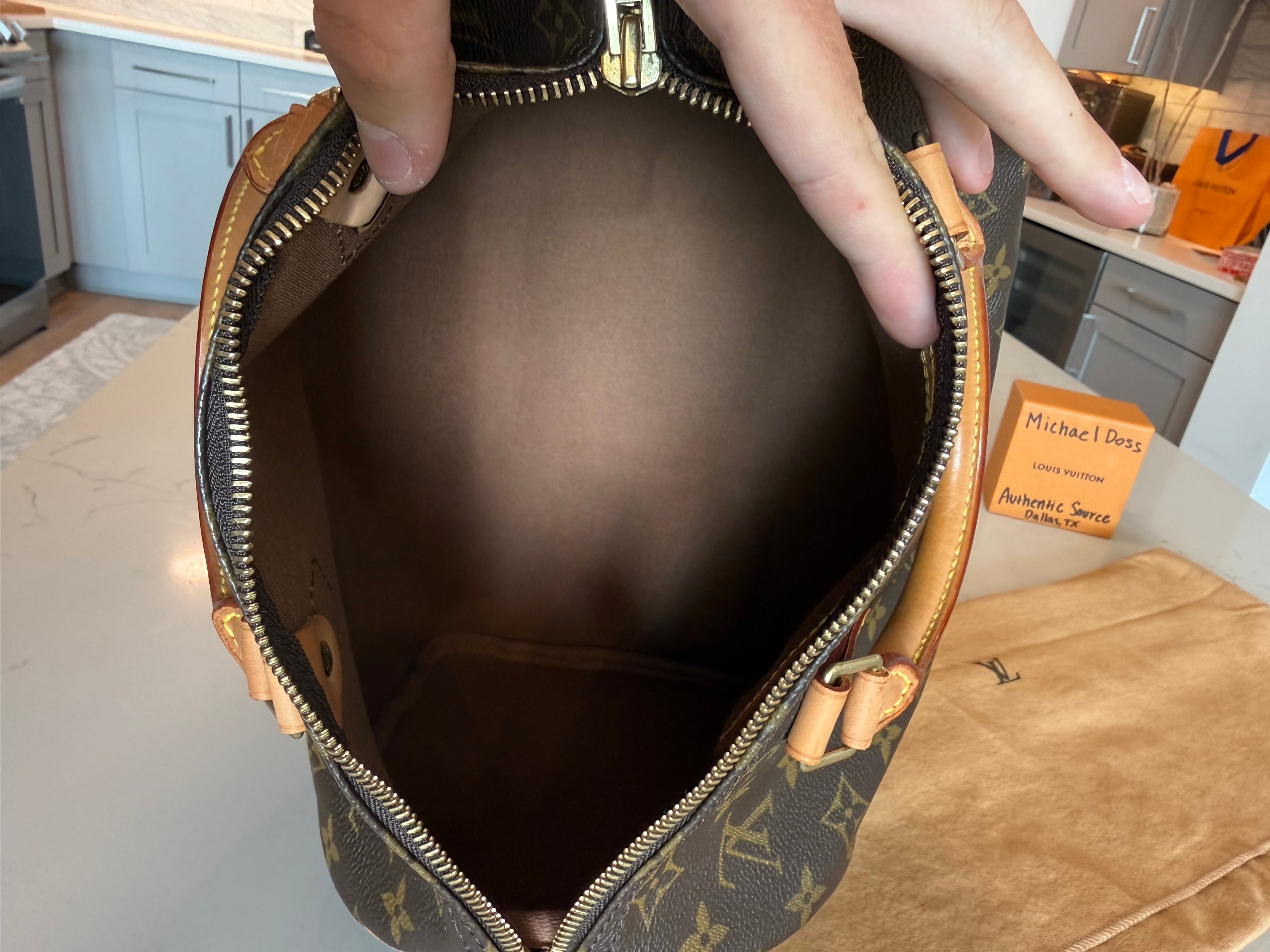 Louis Vuitton Speedy 30