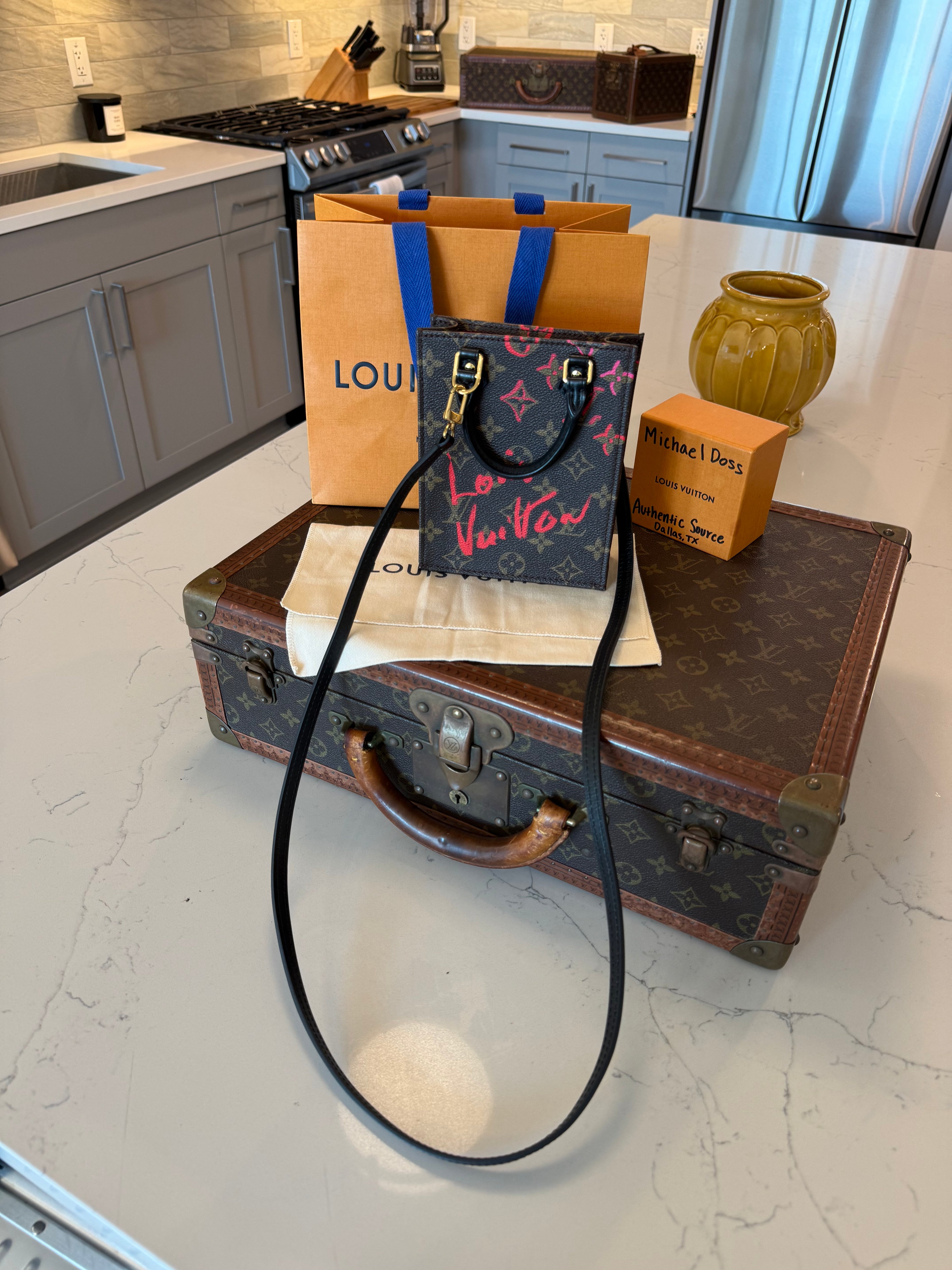 Louis Vuitton Fall in Love Sac Plat - Limited Edition