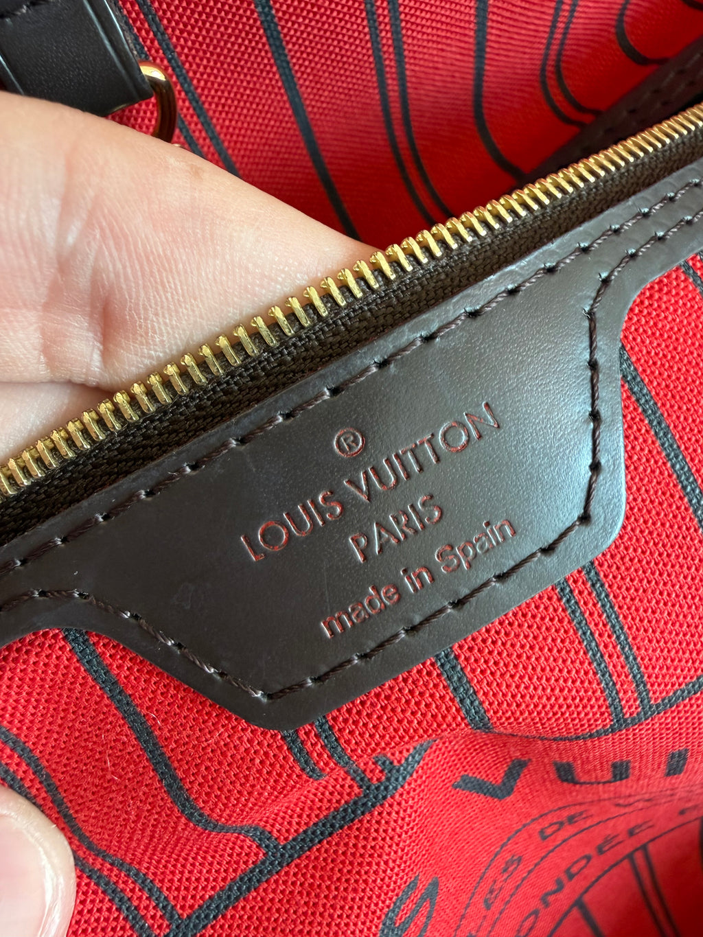 Louis Vuitton Neverfull MM Damier Ebene with Pouch