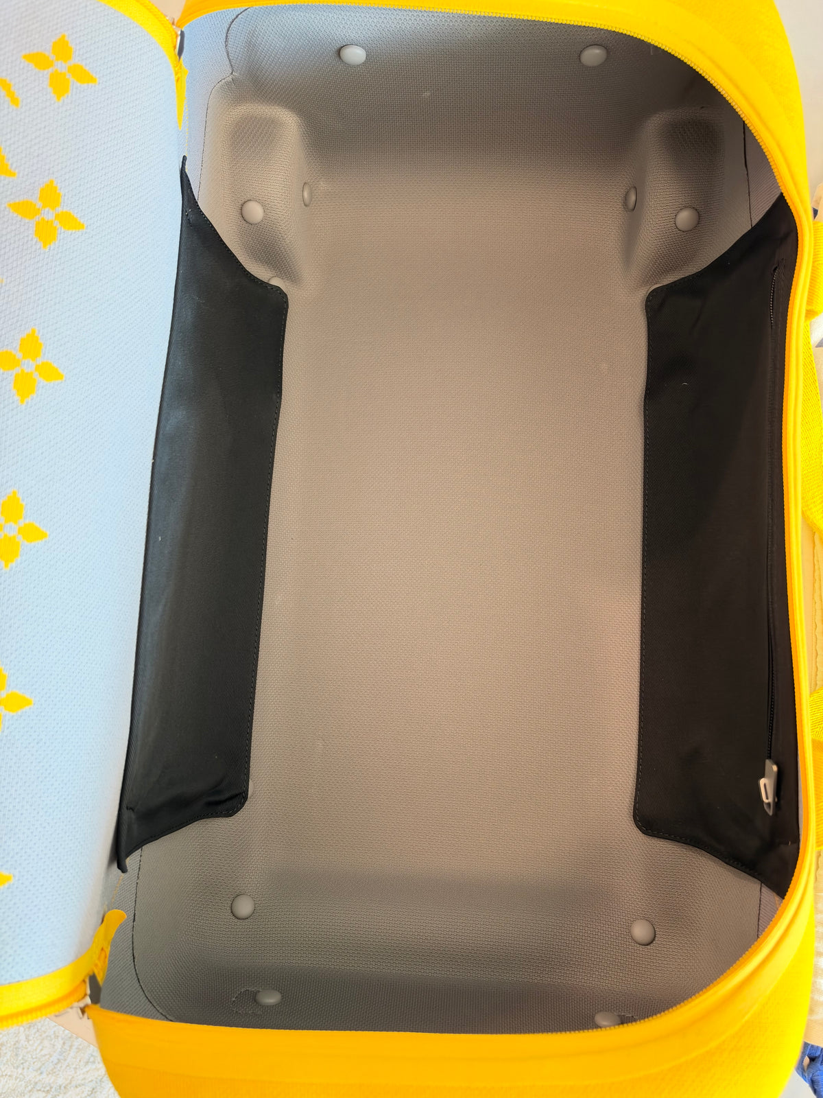 Louis Vuitton Soft Horizon Rolling Luggage