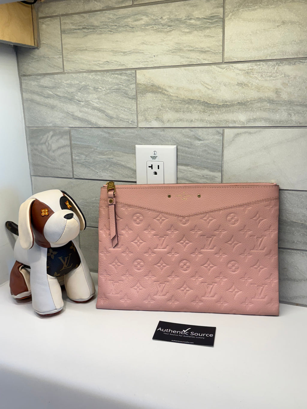 Louis Vuitton Daily Pouch Empreinte Rose
