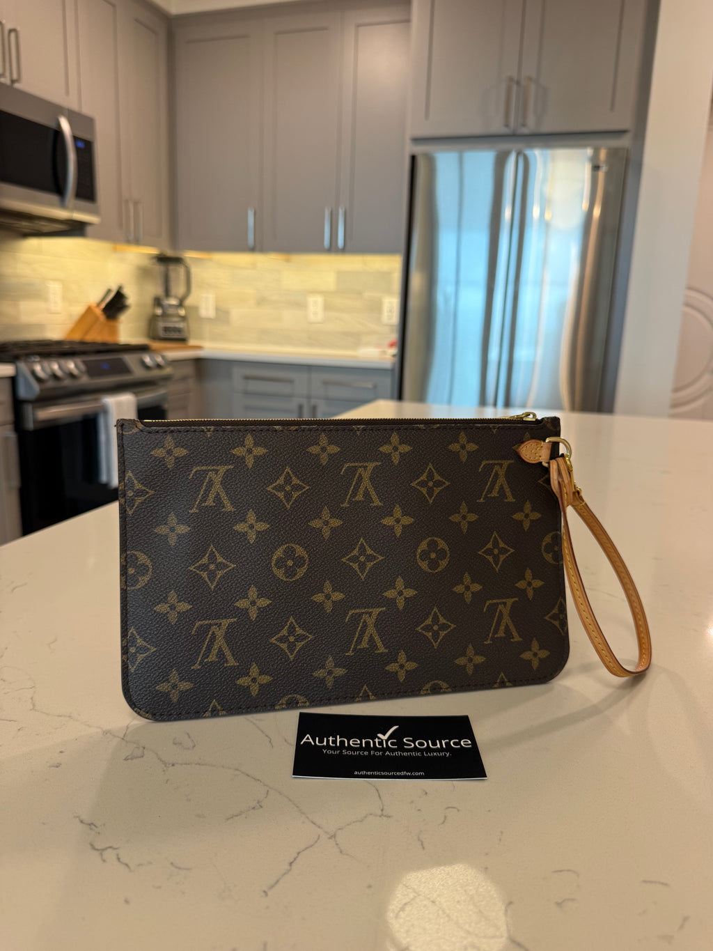 Louis Vuitton Clutch/Pouch