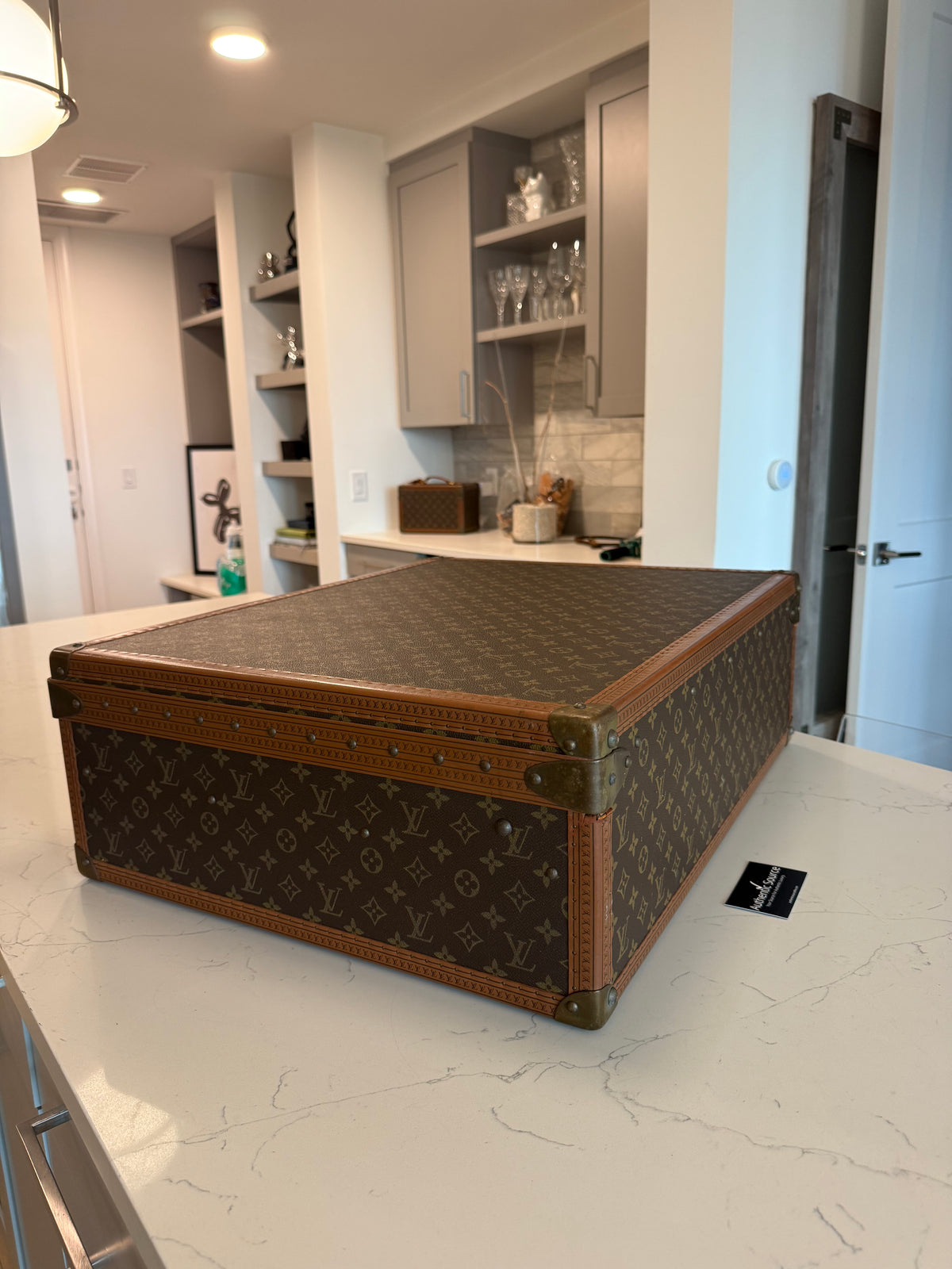 Rare Alzer Trunk