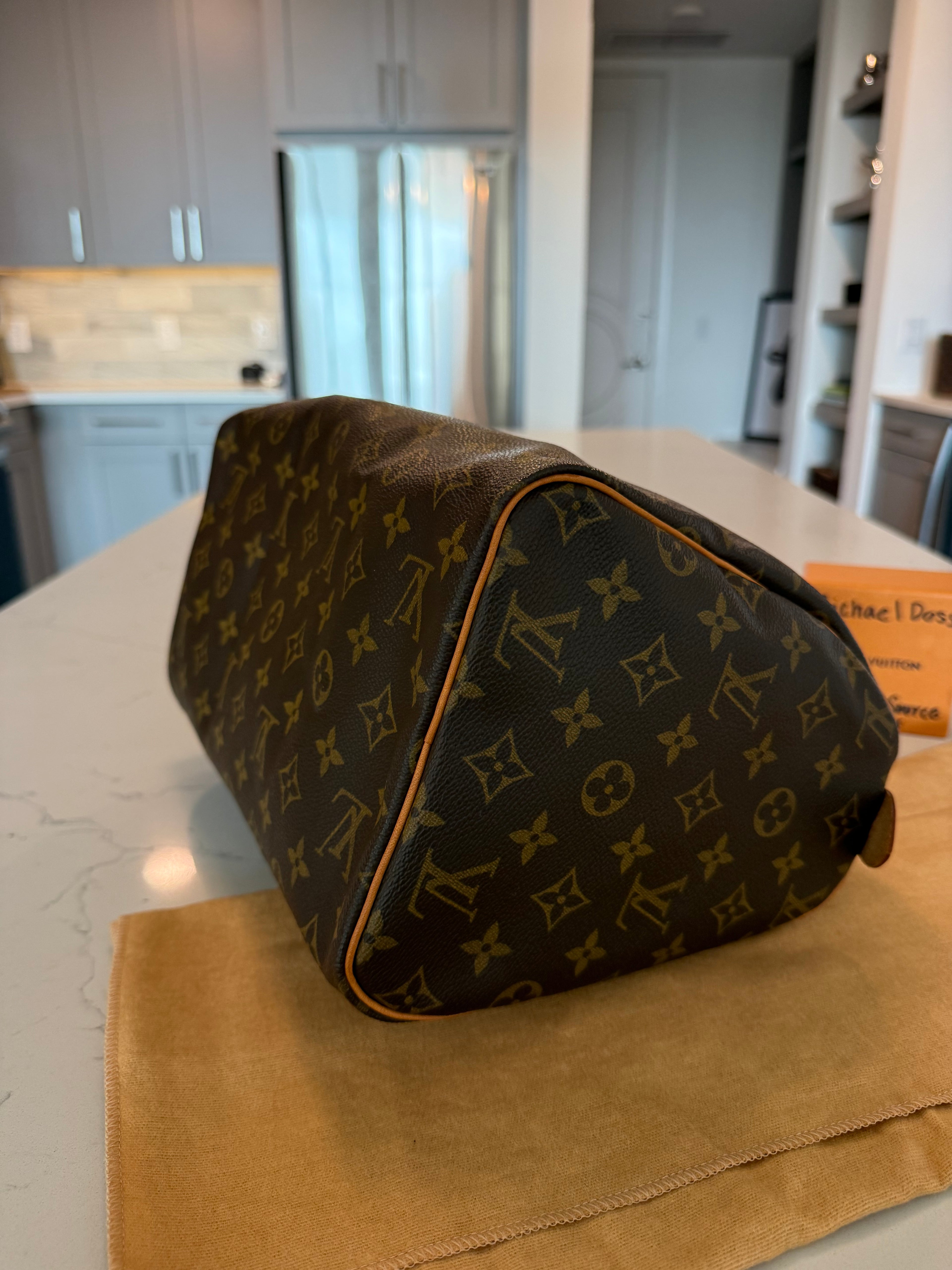 Louis Vuitton Speedy 30