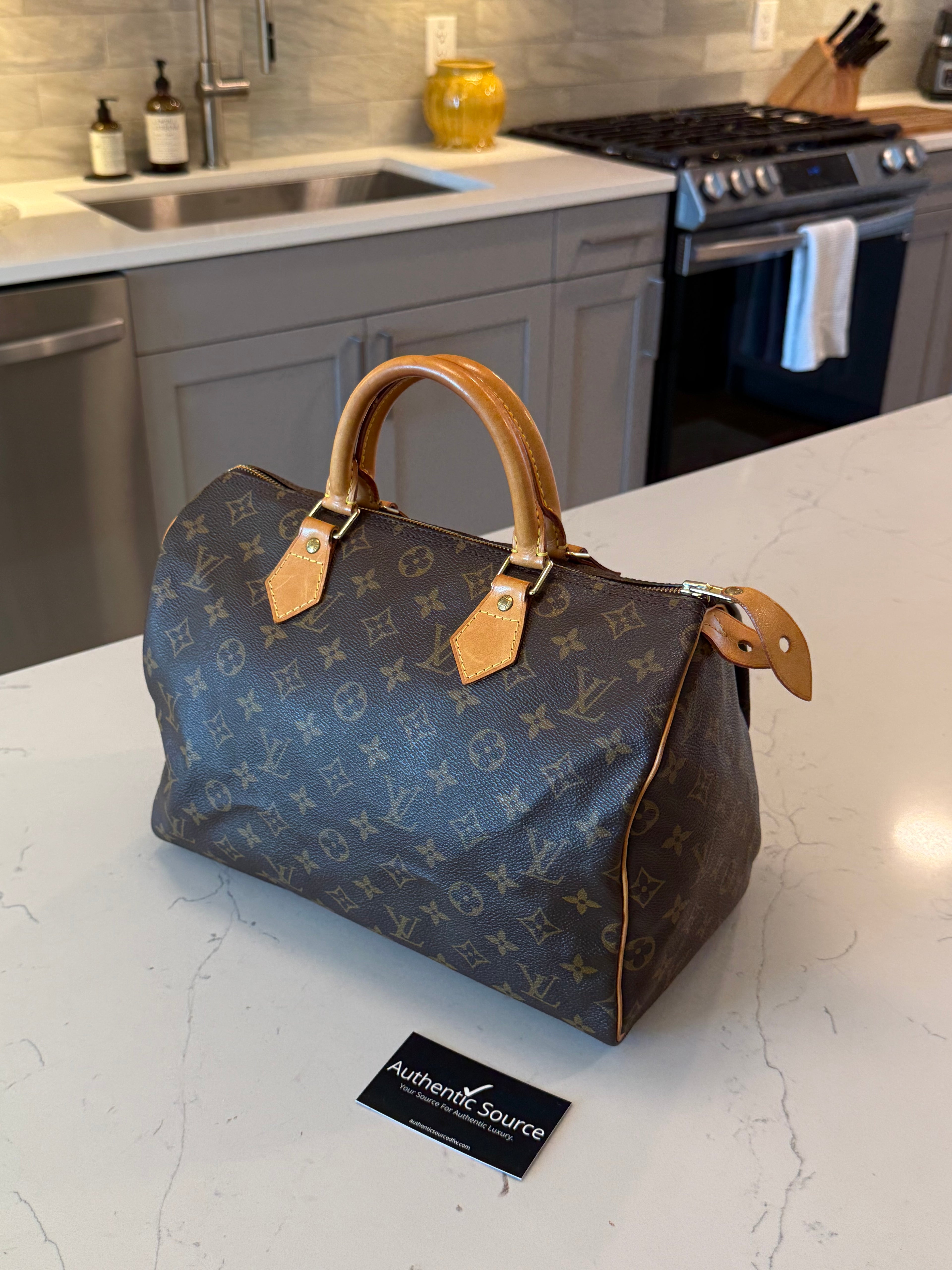 Louis Vuitton Speedy 30