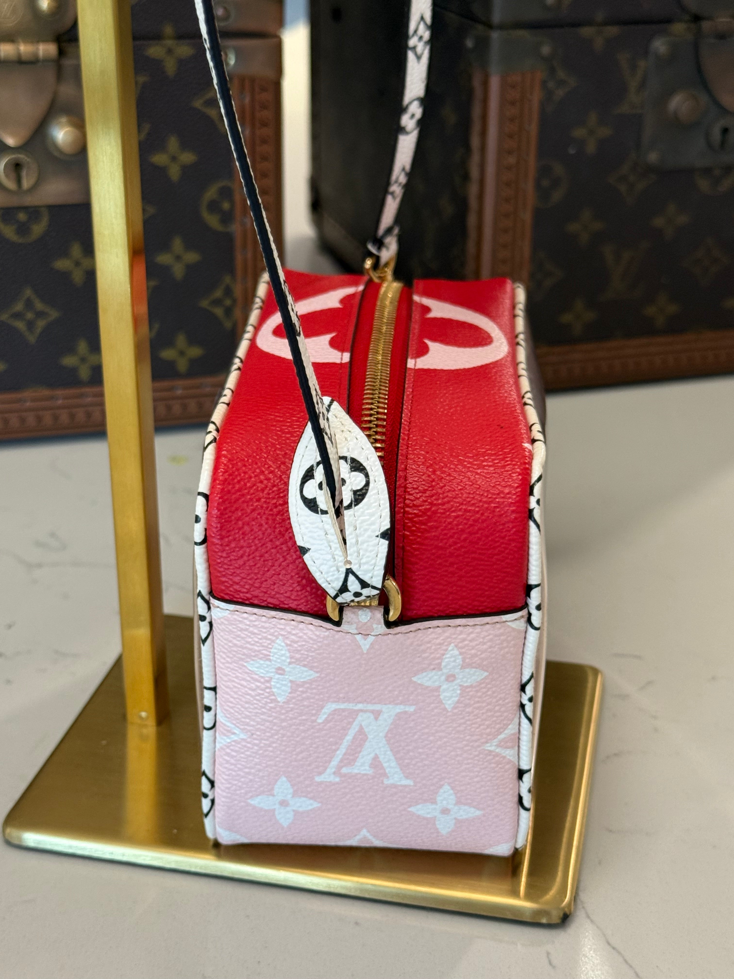 Louis Vuitton Beach Pouch Giant Monogram Rare