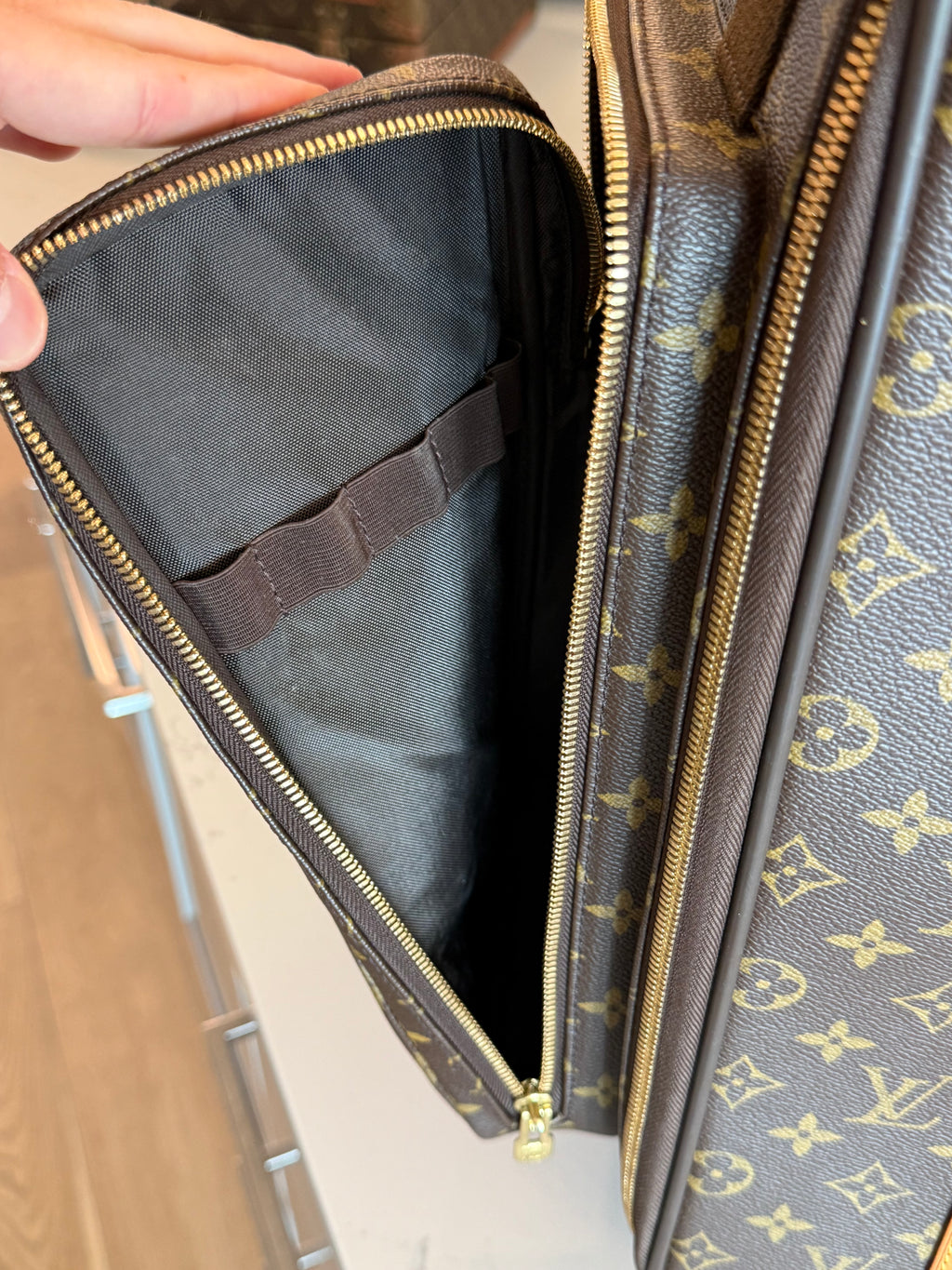 Louis Vuitton Bosphore Trolley 50 Rolling Luggage