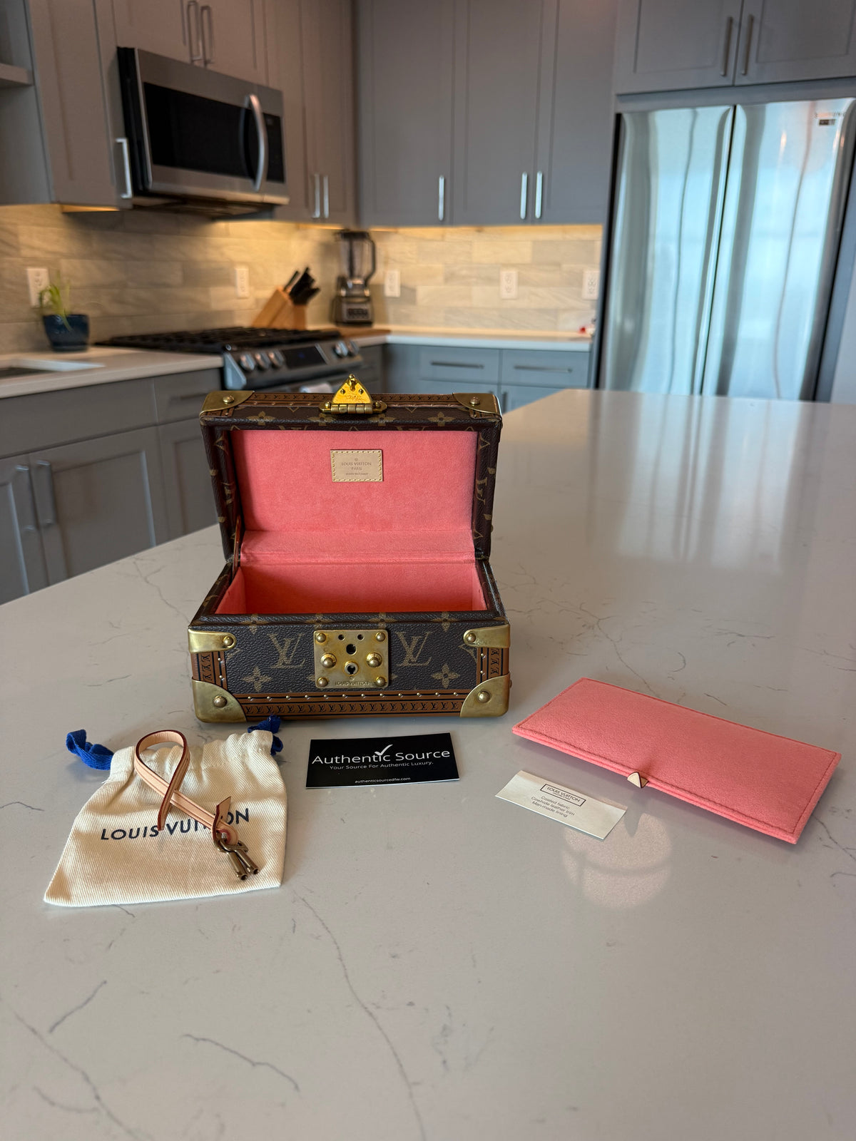 Louis Vuitton Coffret Tresor