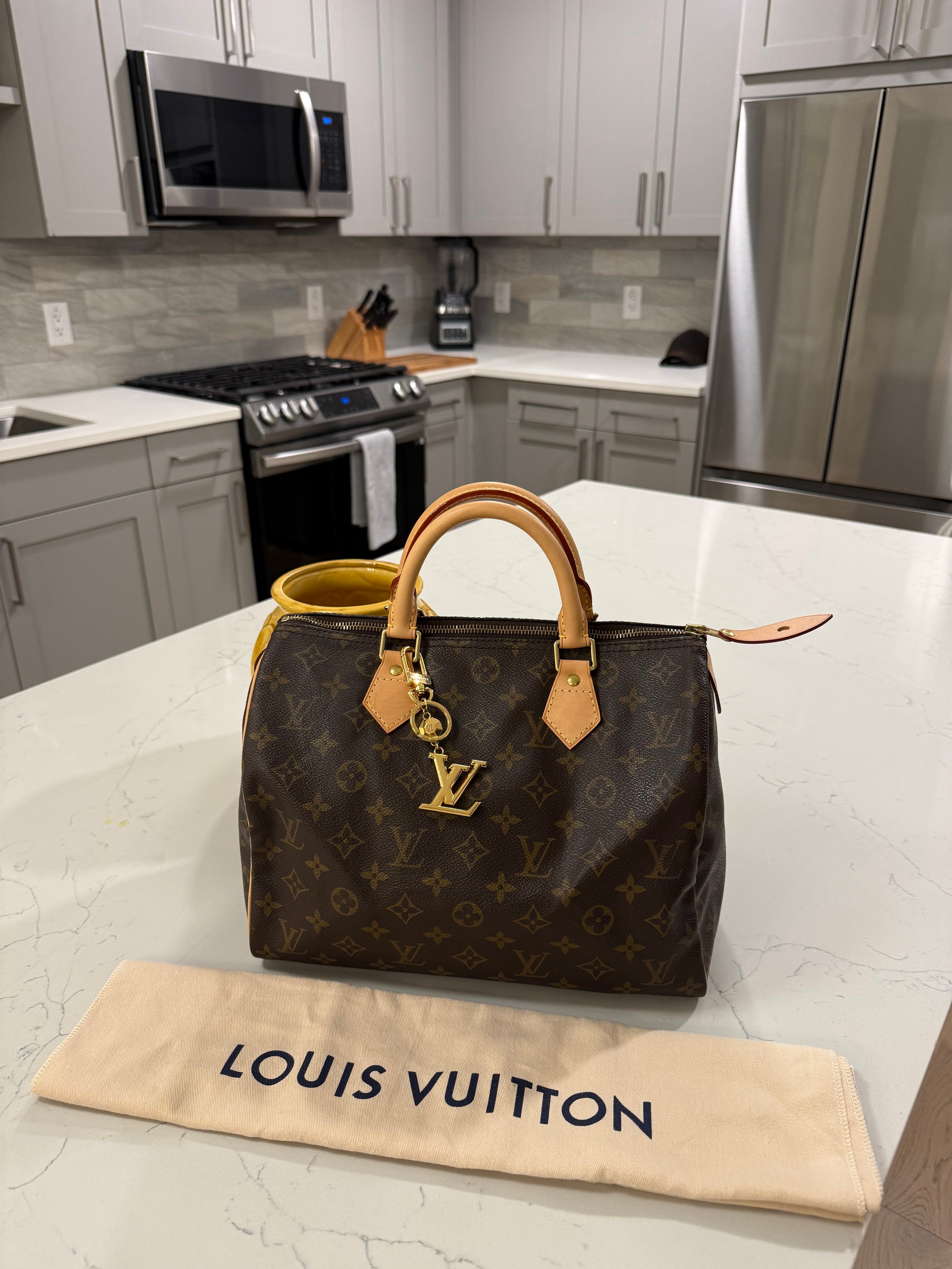 Louis Vuitton Facettes Charm