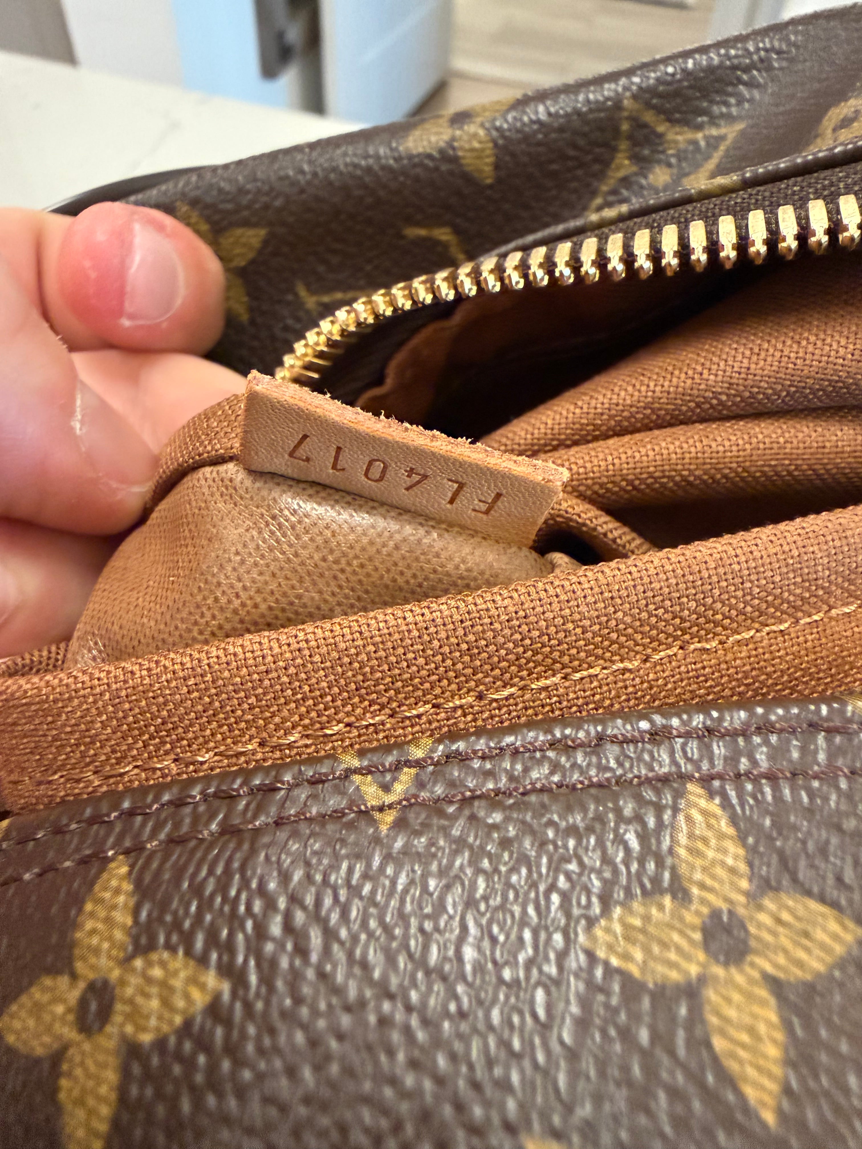 Louis Vuitton Eole 50 Rolling Duffle