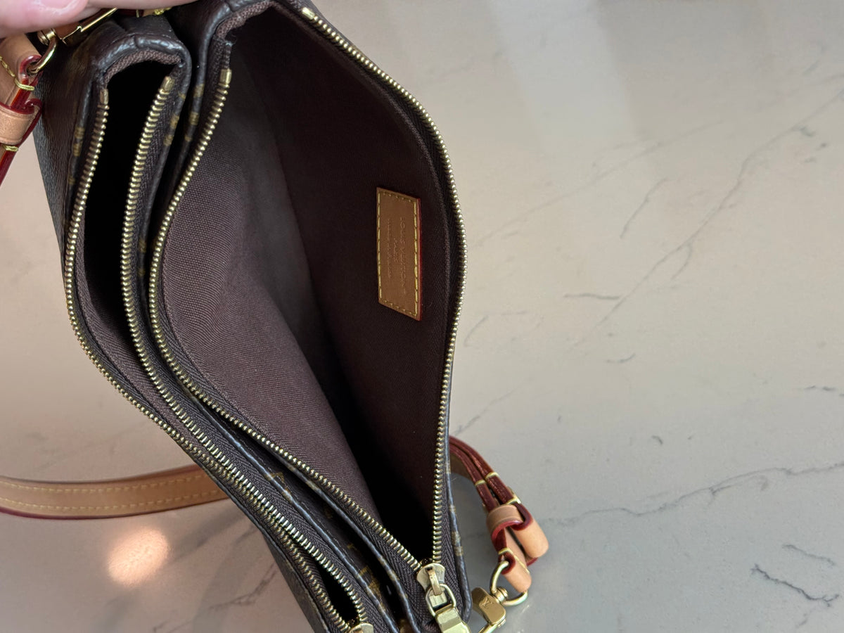 Louis Vuitton Pochette Liv