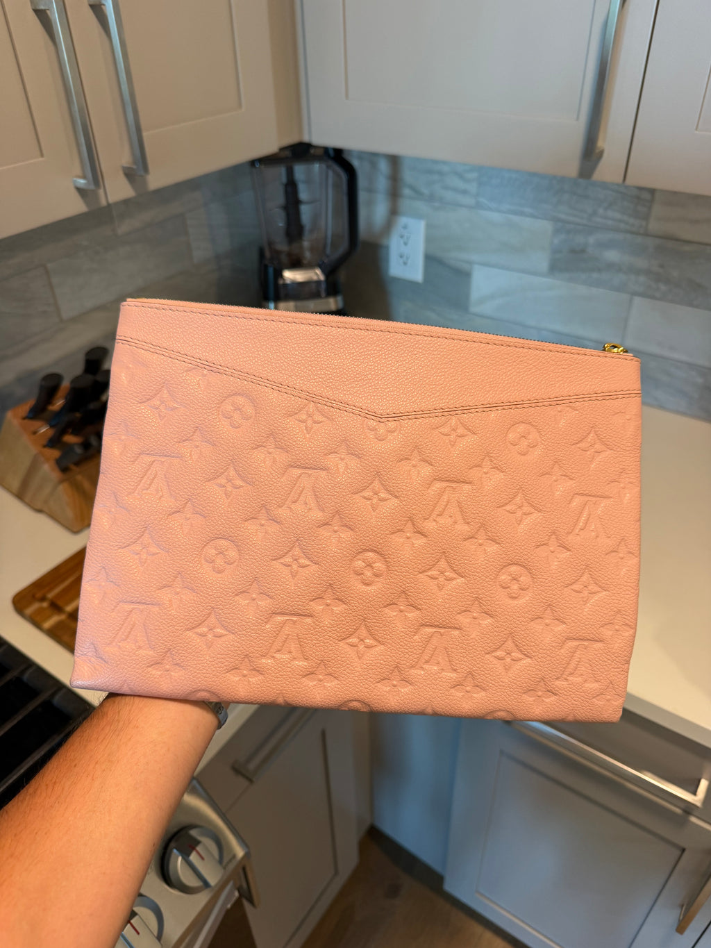 Louis Vuitton Daily Pouch Empreinte Rose