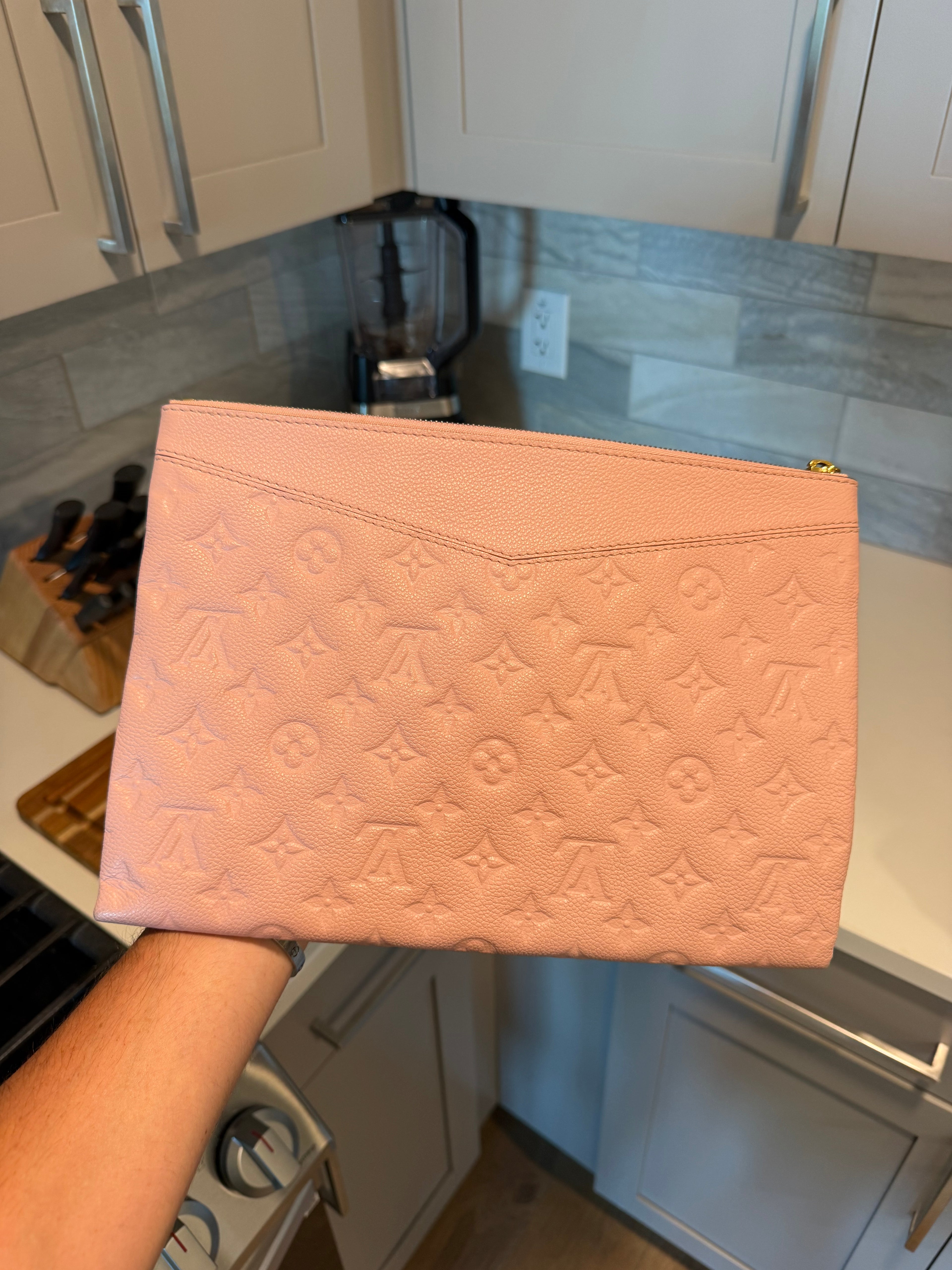 Louis Vuitton Daily Pouch Empreinte Rose