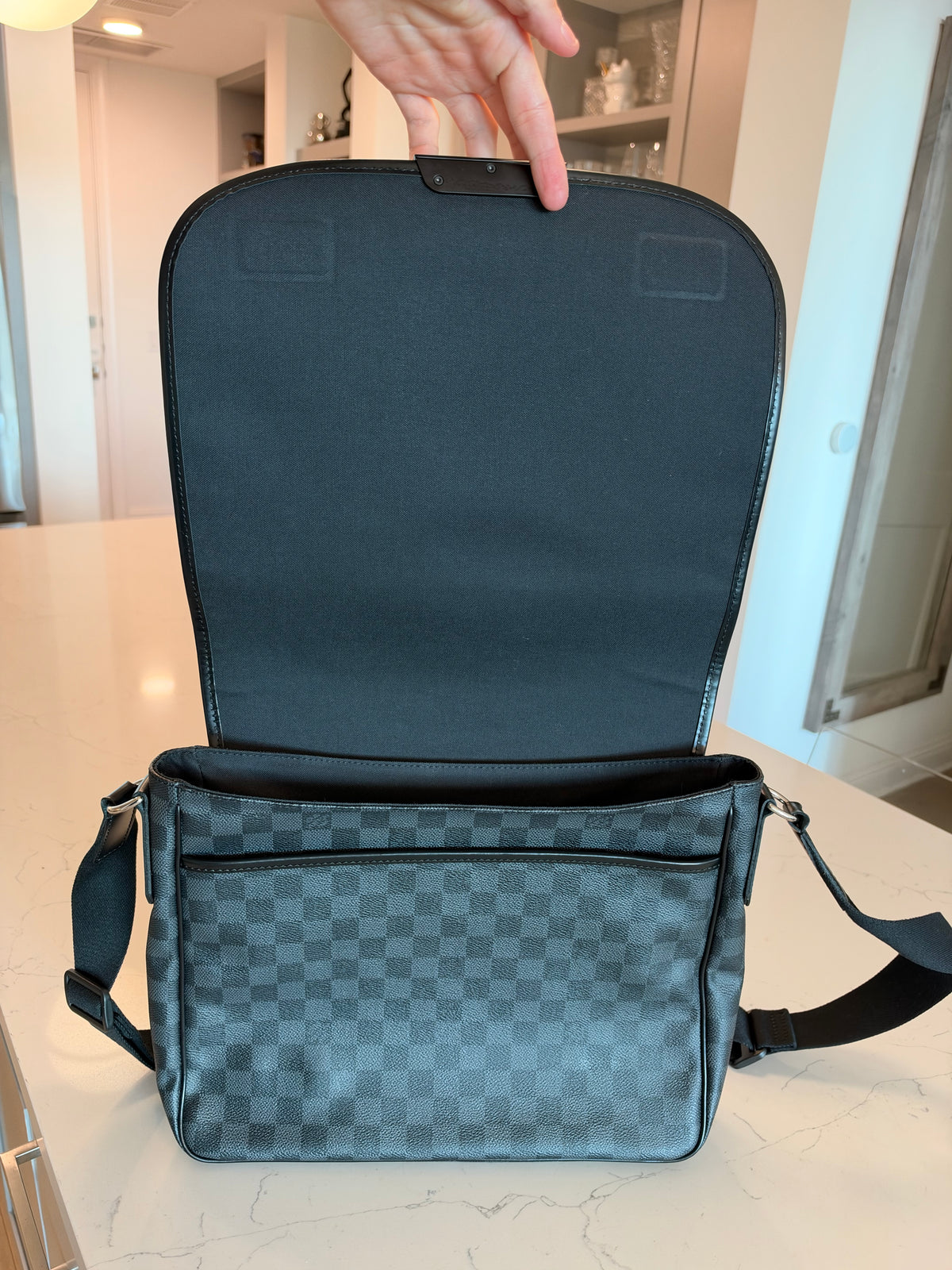 Louis Vuitton Daniel MM Damier Graphite