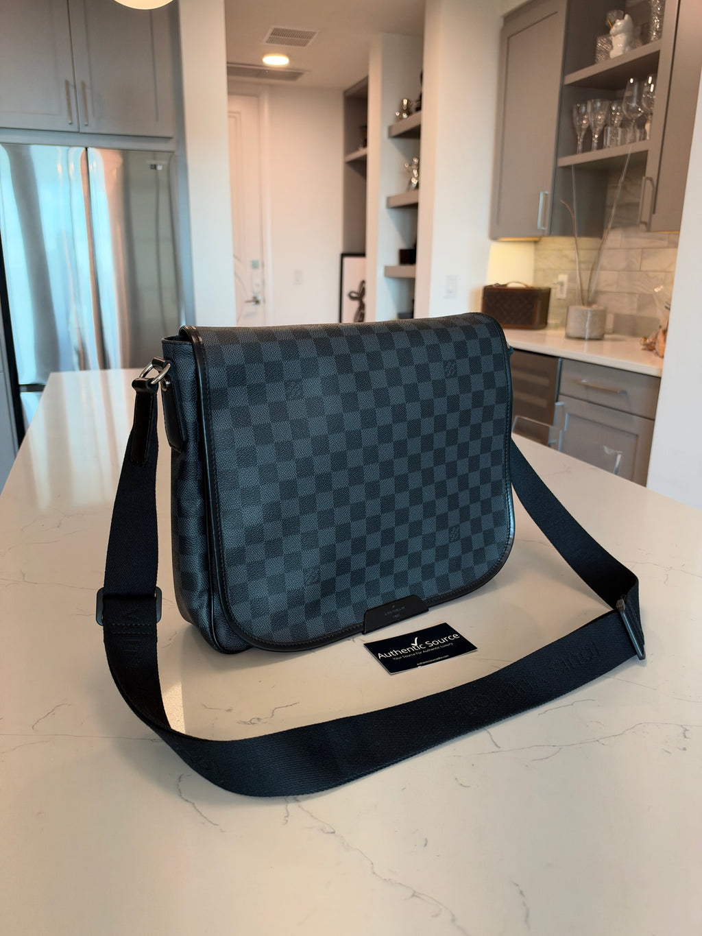 Louis Vuitton Daniel MM Damier Graphite