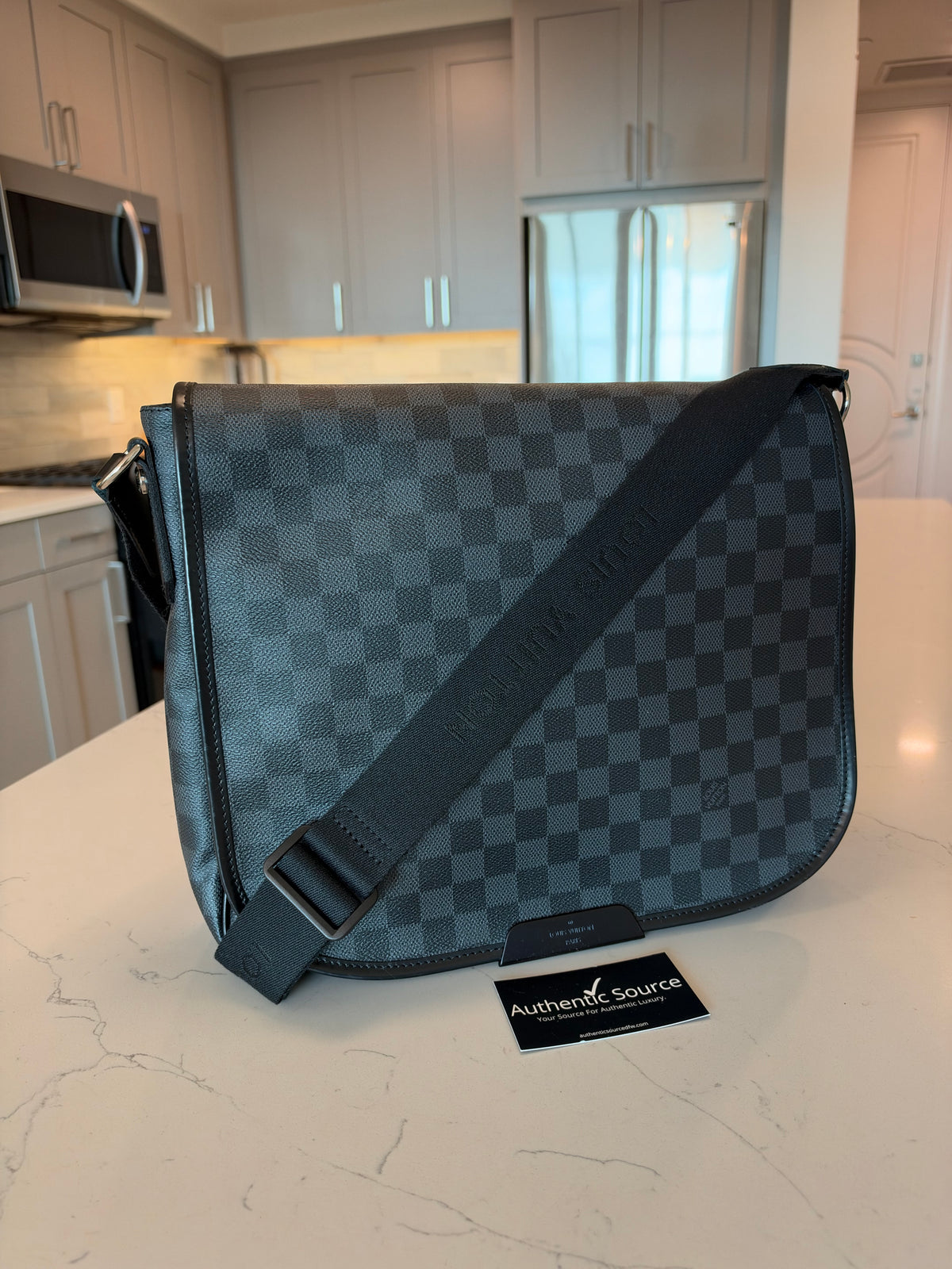 Louis Vuitton Daniel MM Damier Graphite