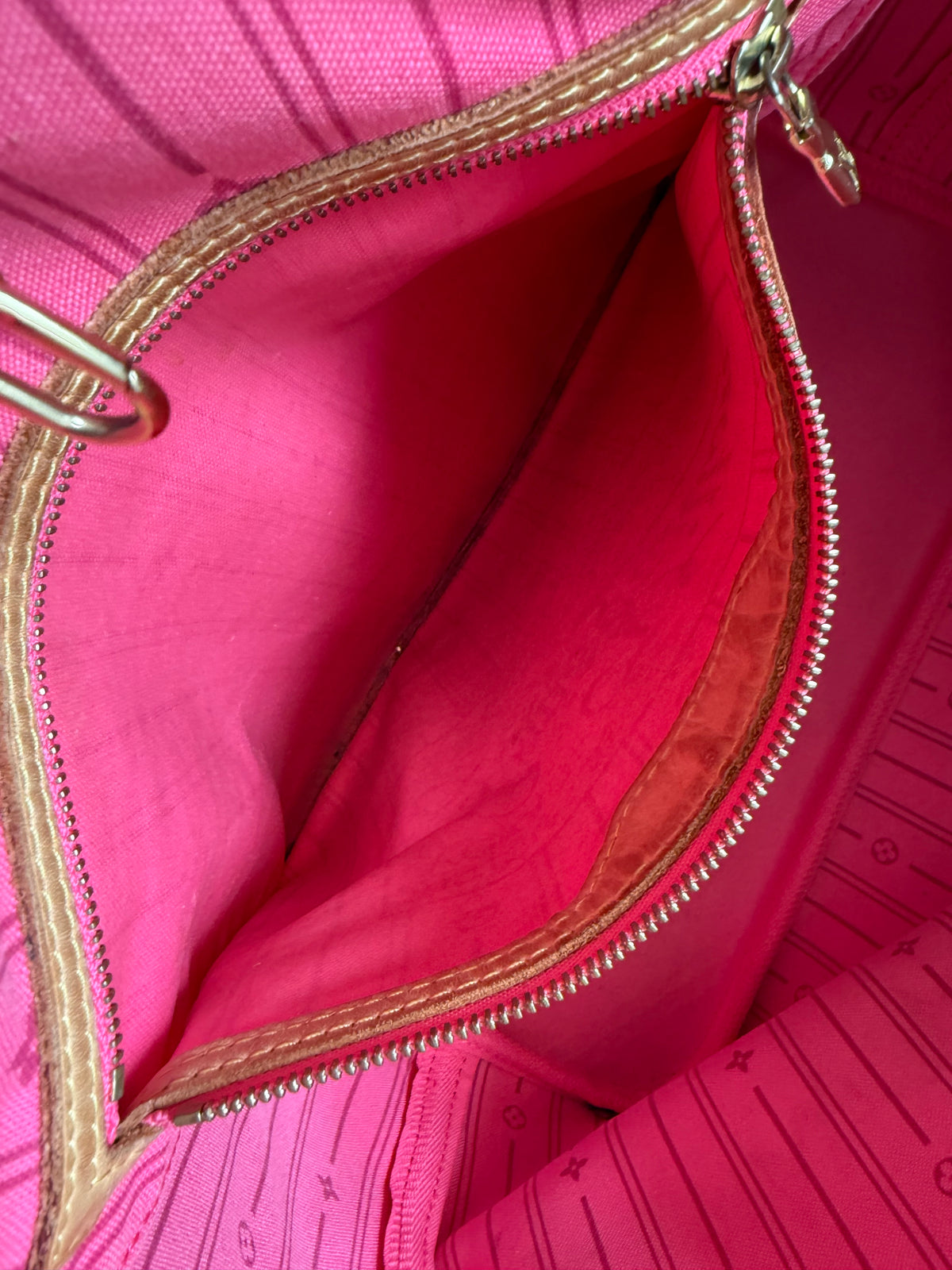 Louis Vuitton Neverfull MM Roses
