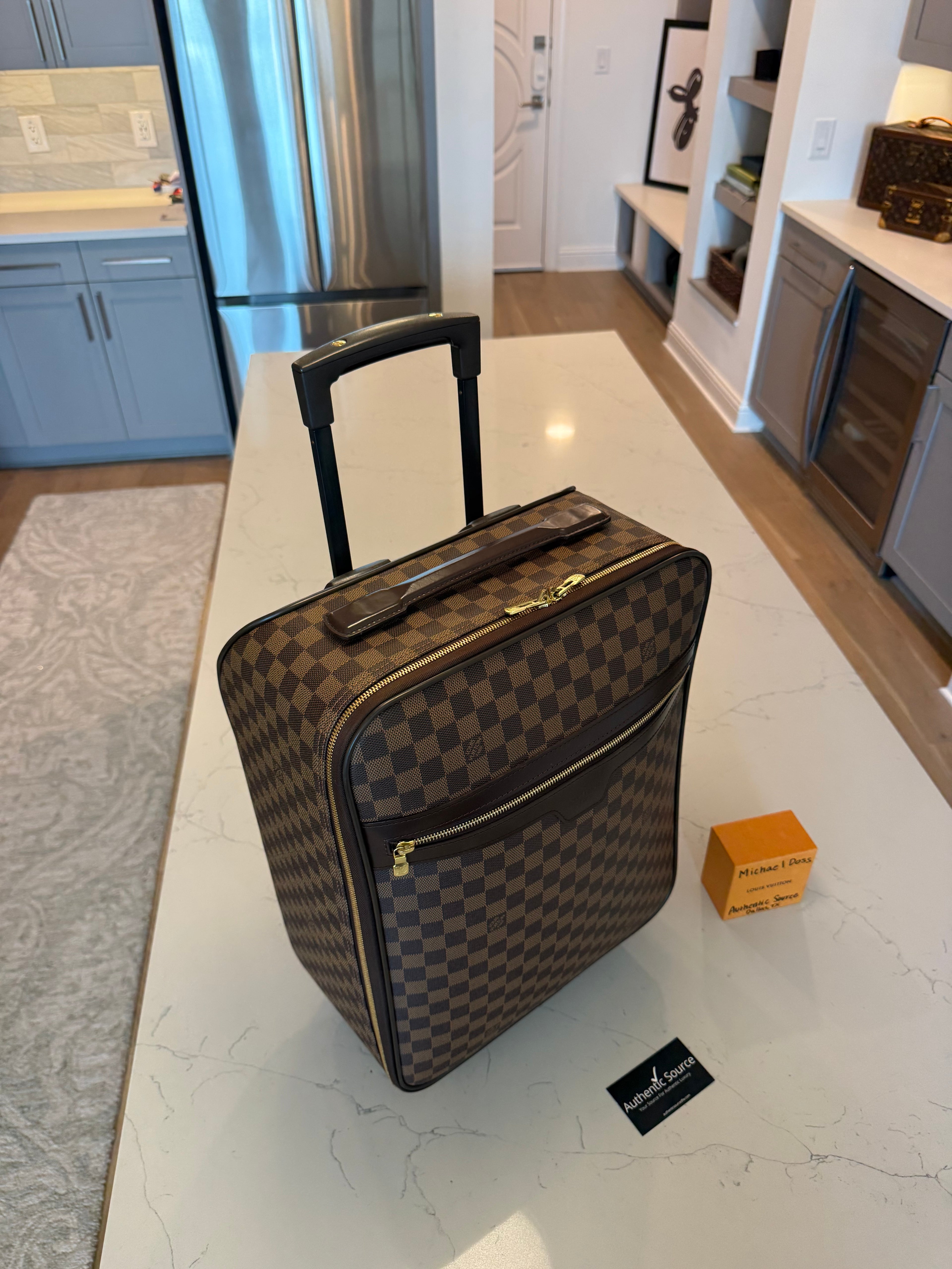 Louis Vuitton Pegase 45 Rolling Luggage DE