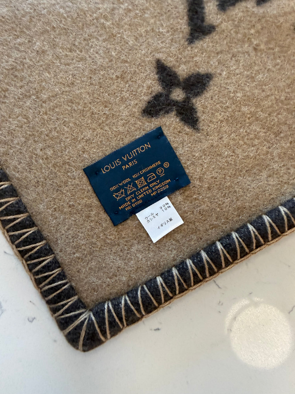 Louis Vuitton Catogram Neo Wool Blanket