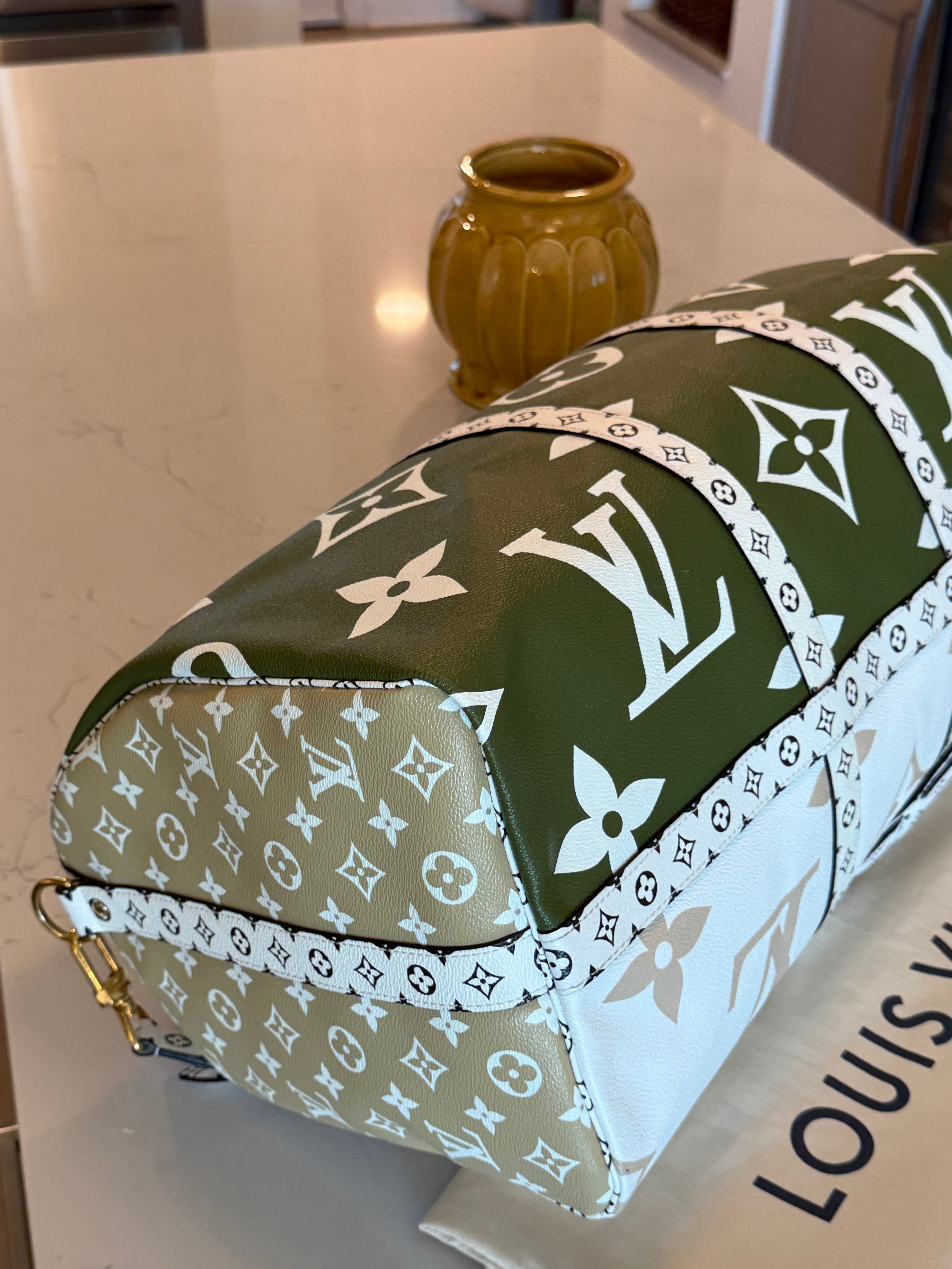 Louis Vuitton Keepall 50 Bandouliere Giant Khaki