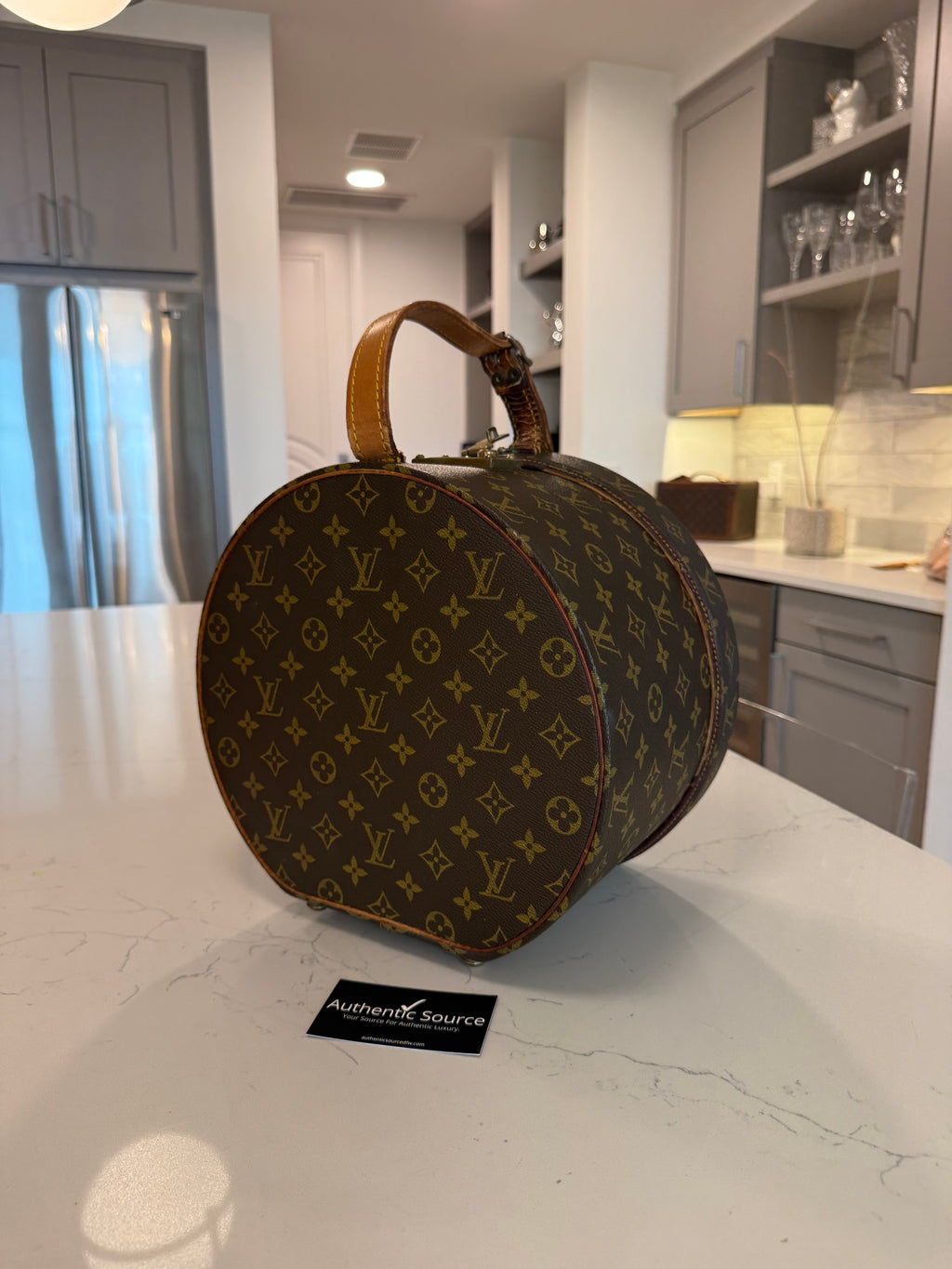 Louis Vuitton Boite Champeau 30